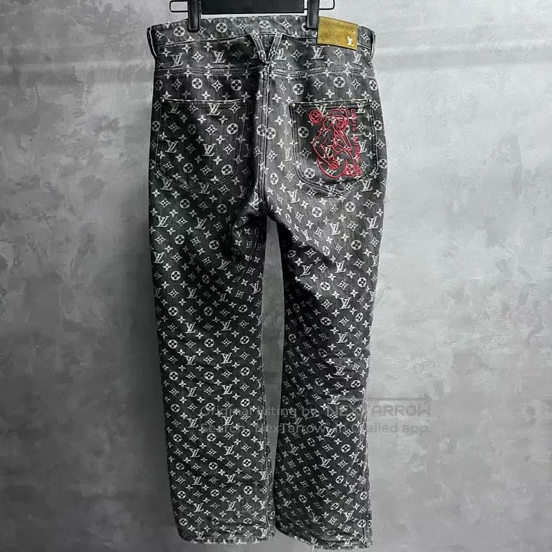 Louis Vuitton Louis Vuitton Logo-printed baggy jeans Size US 33 - 6 Thumbnail