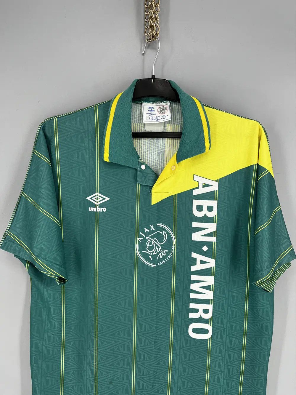 Umbro Original Ajax 1991/92/1993 Umbro Away Football Shirt Jersey Size US L / EU 52-54 / 3 - 6 Thumbnail