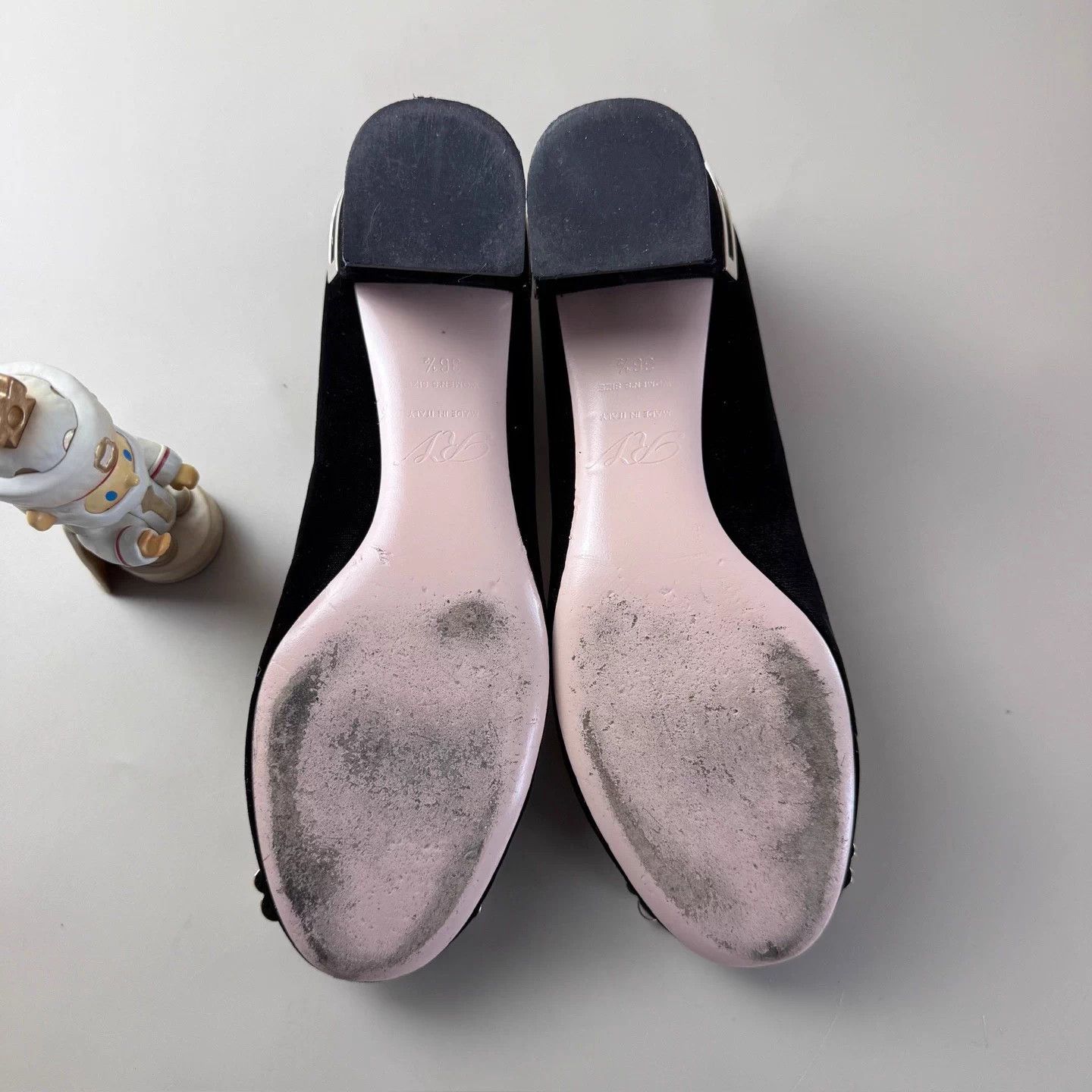 Roger Vivier RV pearl buckle mink fur heels 36.5 EU 95 YLP4418 Size US 5.5 / IT 35.5 - 6 Thumbnail