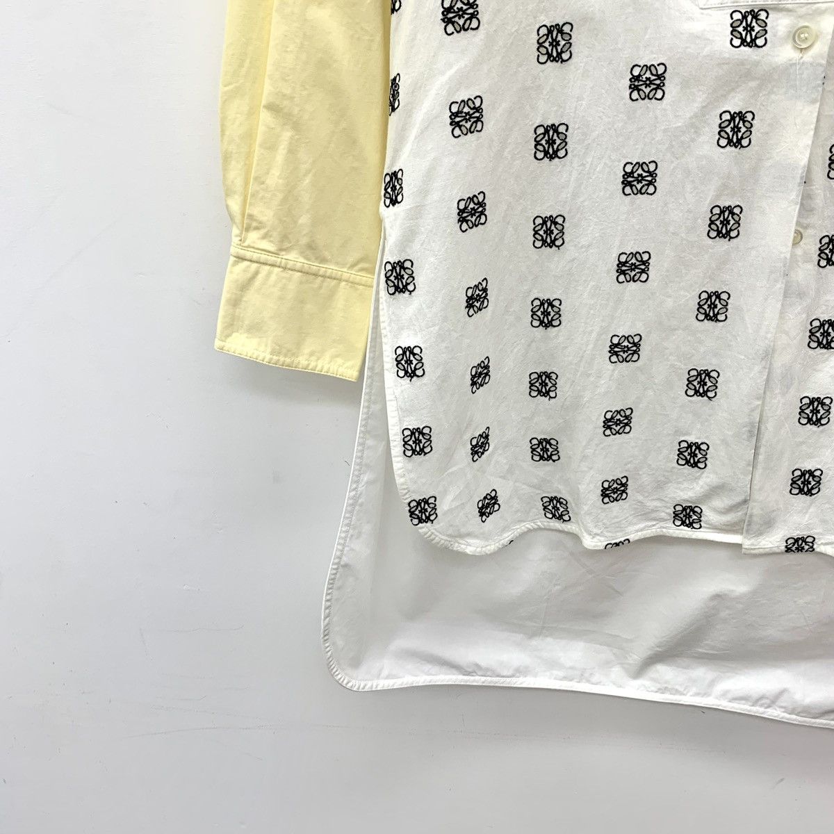 Loewe Loewe All-over Logo Printed Long Sleeve Shirt Dress K26WX Size XS / US 0-2 / IT 36-38 - 4 Thumbnail
