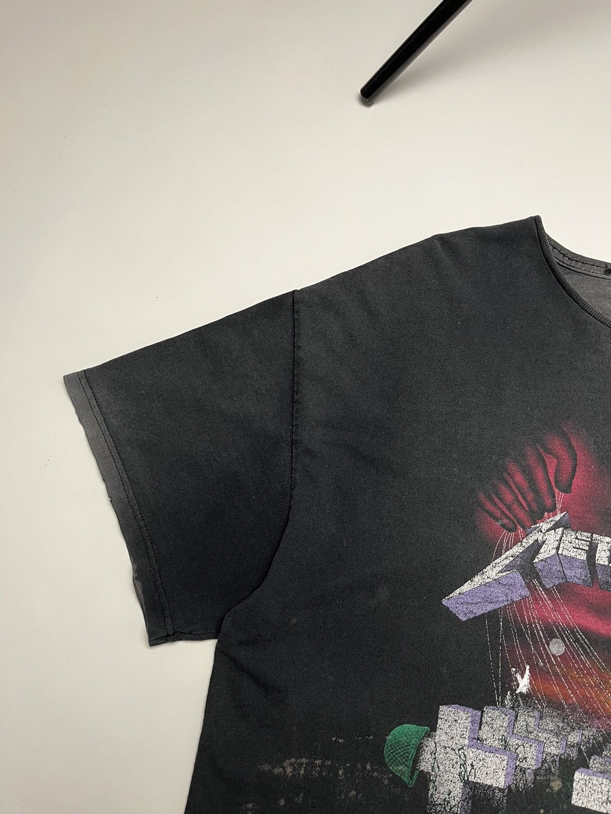 Metallica Vintage 1994 Metallica thrashed tour tee Size US L / EU 52-54 / 3 - 8 Thumbnail