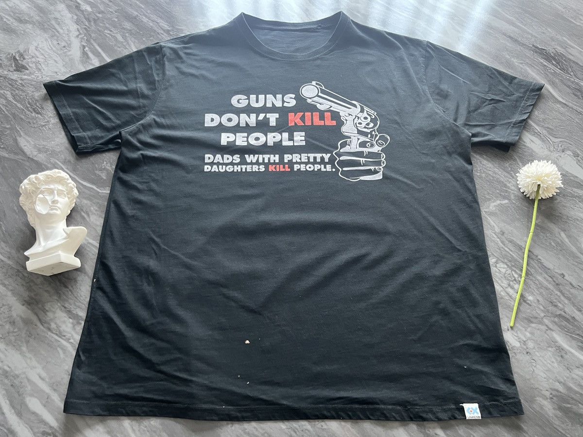 Other × Vintage Guns Dont Kill People : Dad With Pretty Daughters Kill Ppl Size US XXL / EU 58 / 5 - 7 Thumbnail