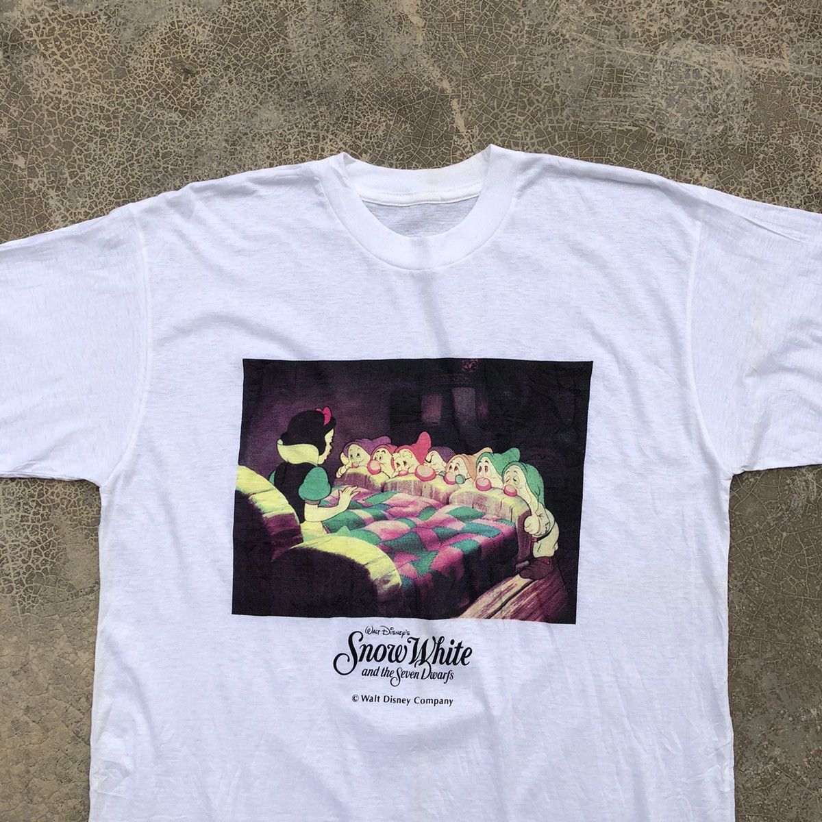 Disney × Japanese Brand × Vintage WALT DISNEY Vintage Snow White and The Seven Dwarfs T-Shirt Size US L / EU 52-54 / 3 - 3 Thumbnail
