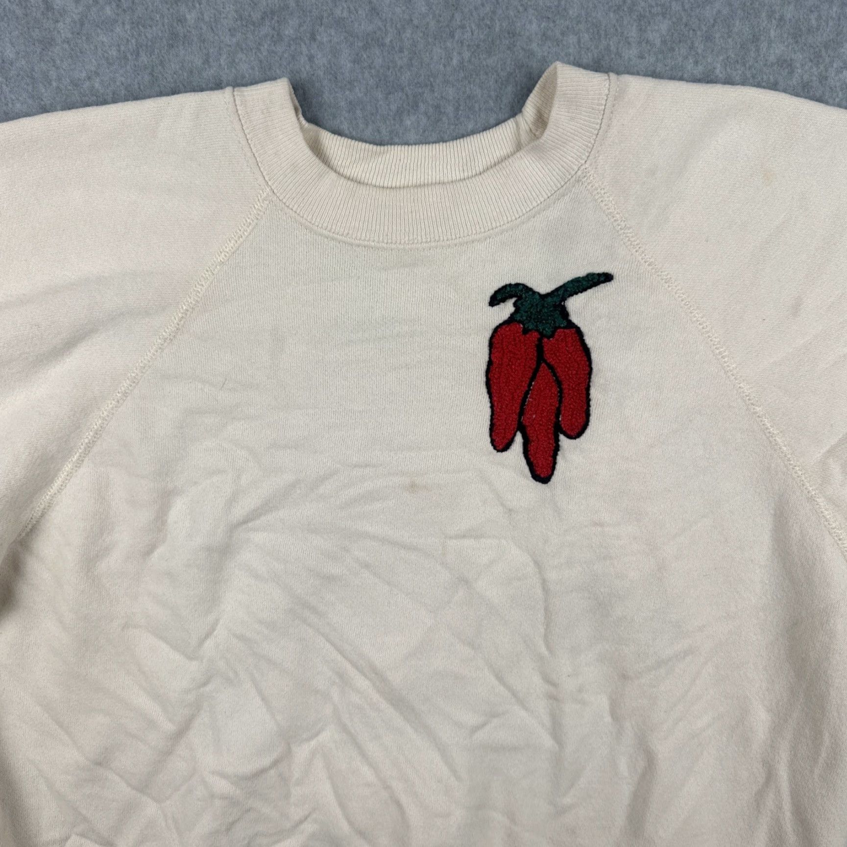Hanes VINTAGE Hanes XL Raglan Sweatshirt Embroidered Chile Ristra White USA Men Size US XL / EU 56 / 4 - 5 Thumbnail