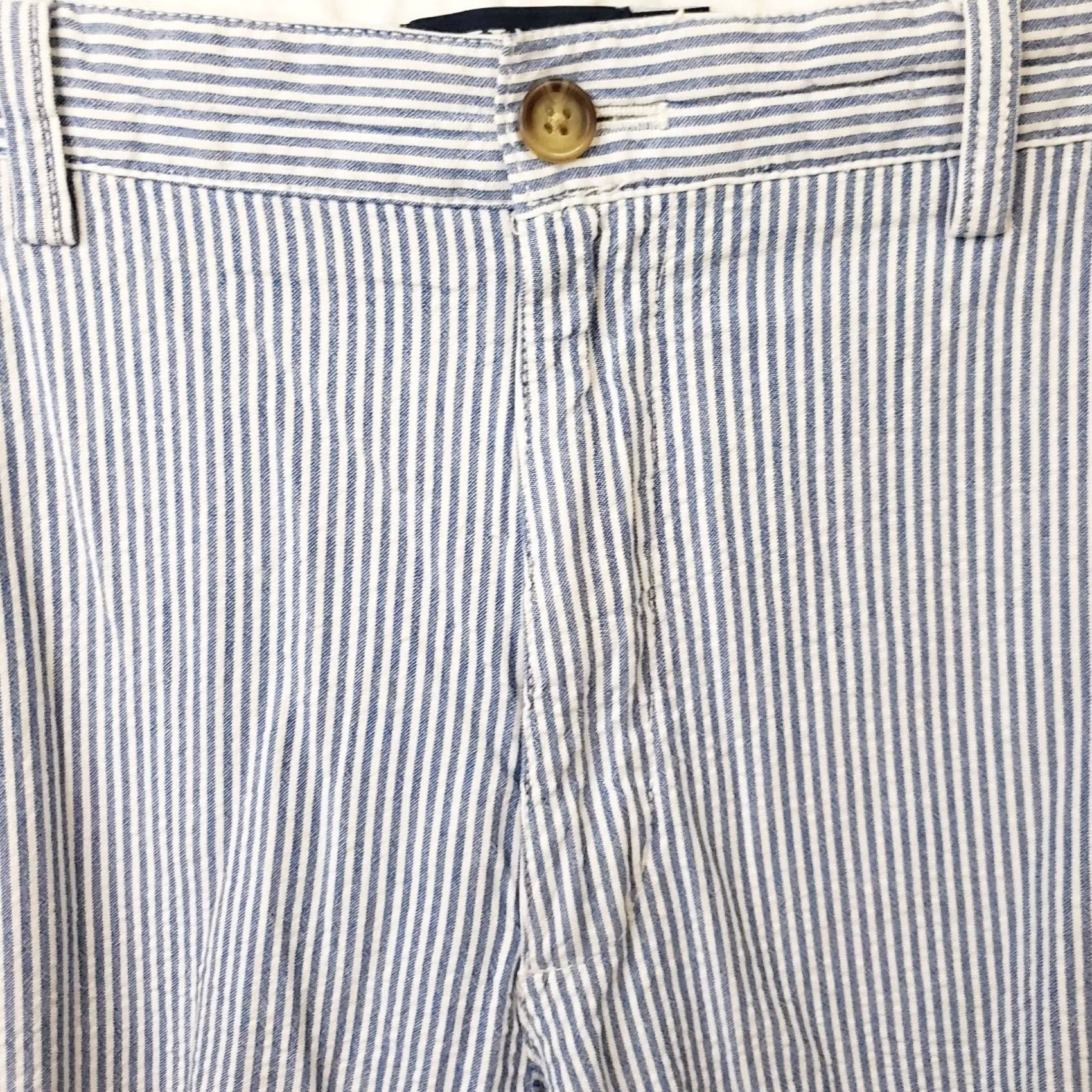 Chaps Chaps Shorts Mens 36 Blue White Pinstripe Seersucker Flat Front Chino Casual Everyday Pocket Regular Midi (9 in inseam) Machine Washable Vintage No Size US 36 / EU 52 - 3 Thumbnail
