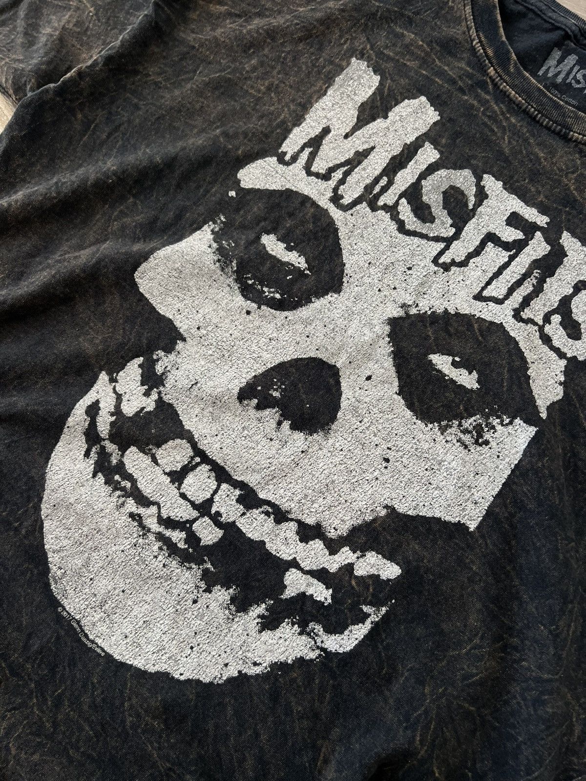 Misfits Abstract Pattern Misfits Big Logo Vintage Merch Tee Size US L / EU 52-54 / 3 - 13 Thumbnail