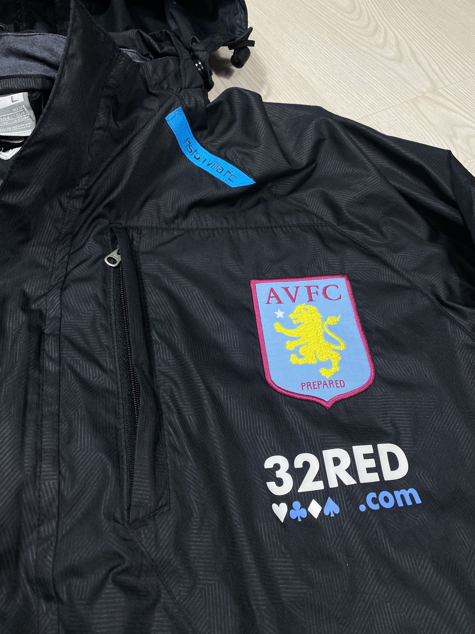 Nike Aston Villa Football Coat 2008 Hooded Stormfit Waterproof Size US L / EU 52-54 / 3 - 5 Thumbnail