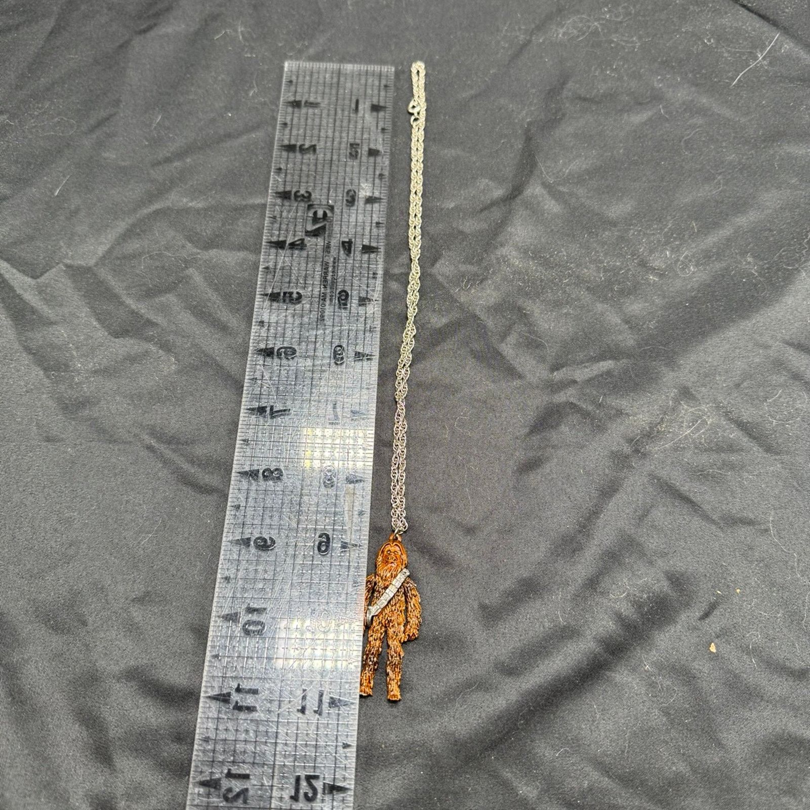 Universal Studios Cast metal Chewbacca pendant Size ONE SIZE - 6 Thumbnail