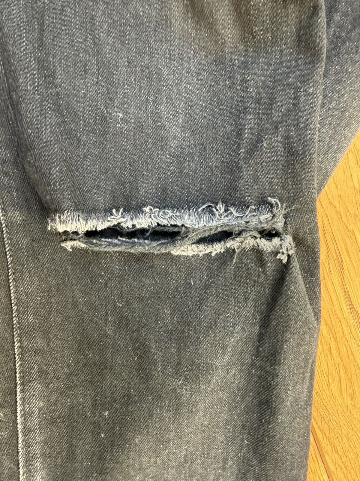Saint Laurent Paris Saint Laurent Paris D02 distressed ripped knee jeans Size US 33 - 3 Thumbnail