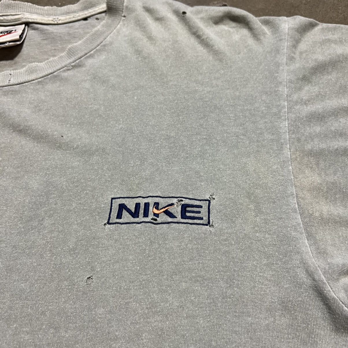 Nike Vintage Nike Logo T shirt Faded Distressed Thrashed 90s USA Size US M / EU 48-50 / 2 - 6 Thumbnail