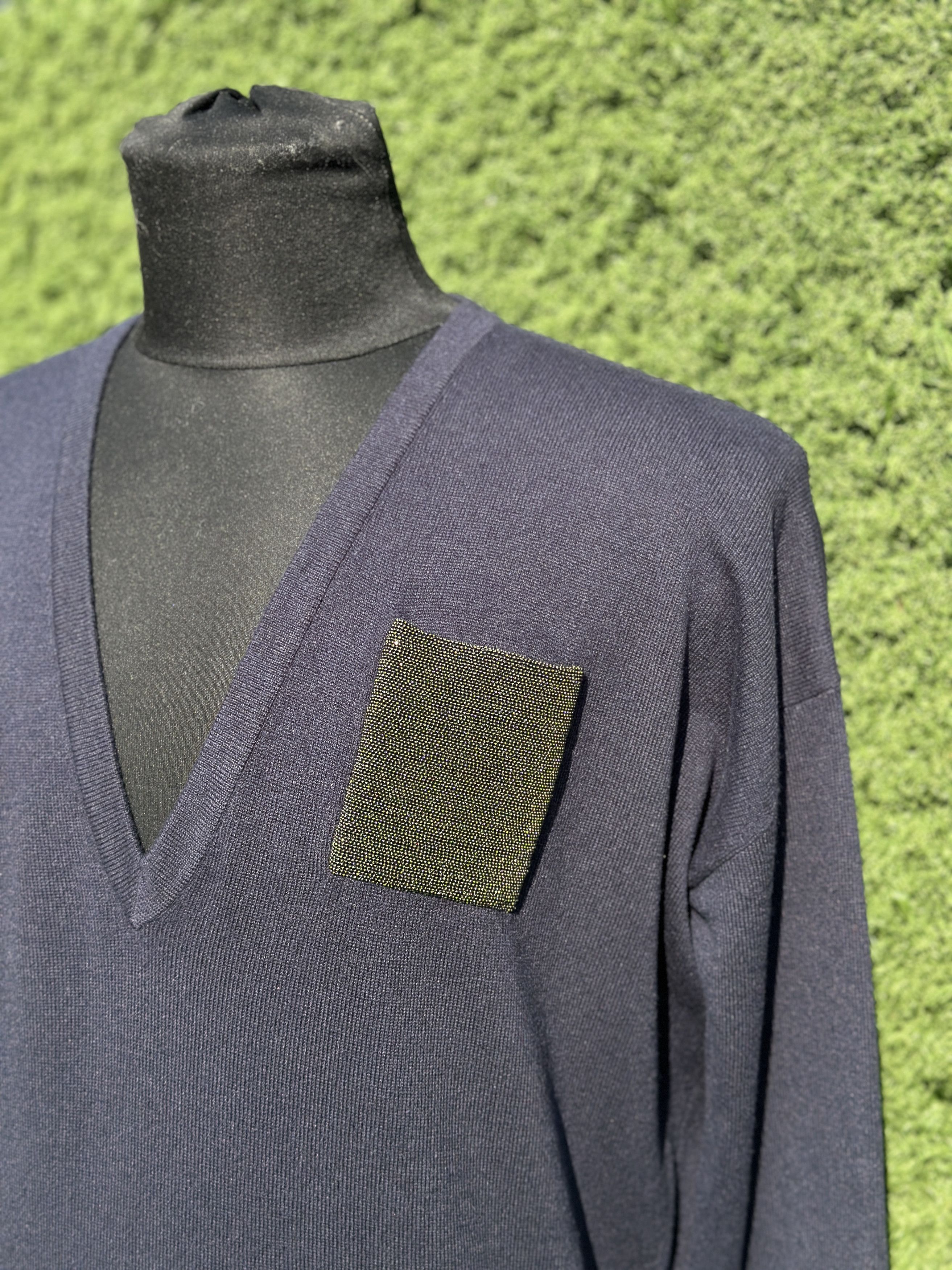 Brunello Cucinelli Brunello Cucinelli Cashmere Wool Silk Low V-Neck Sweater M Size M / US 6-8 / IT 42-44 - 2 Thumbnail