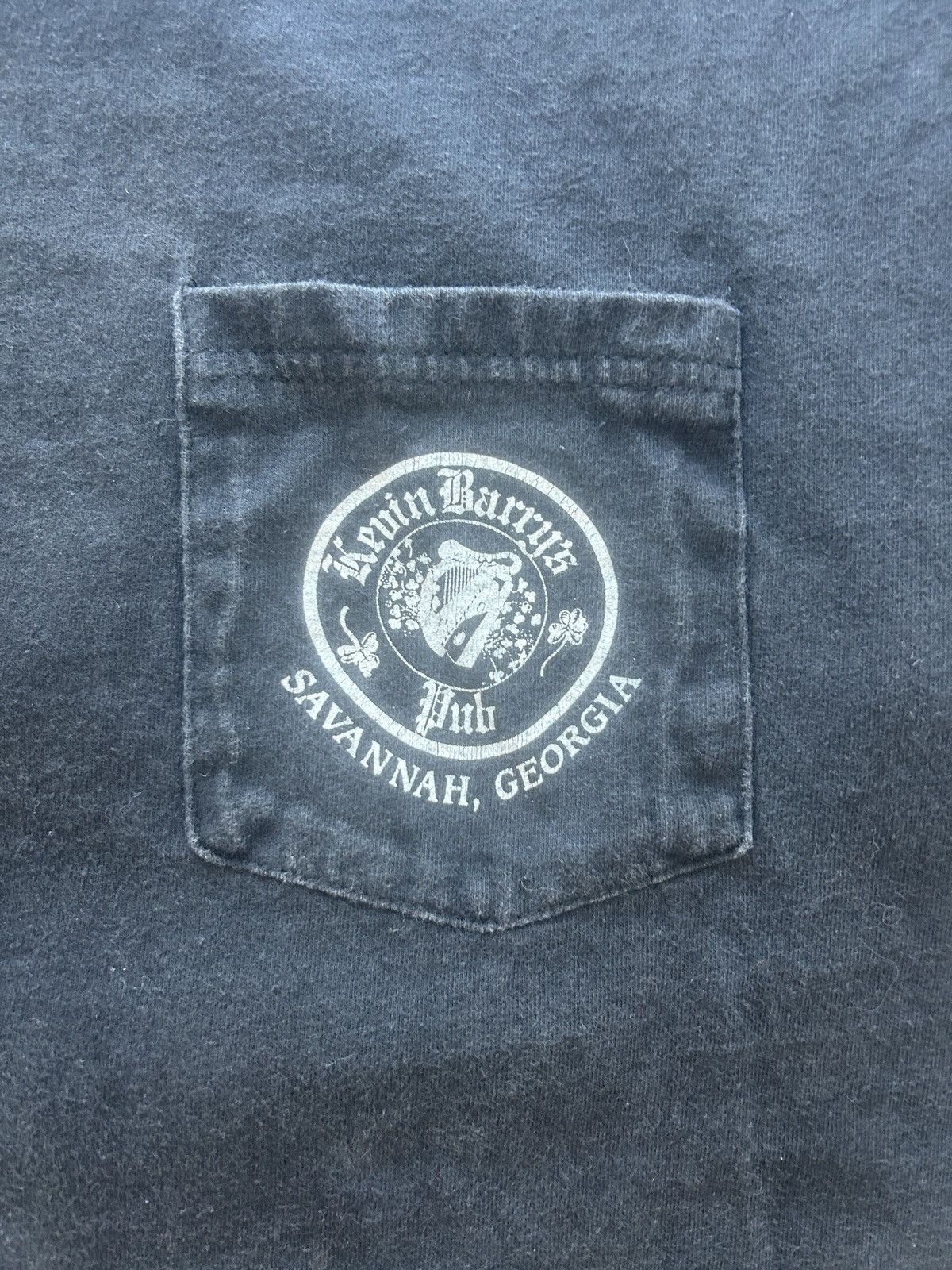 Vintage Vintage Y2K Kevin Barry’s Pub Graphic Tee Faded Black Size US M / EU 48-50 / 2 - 5 Thumbnail