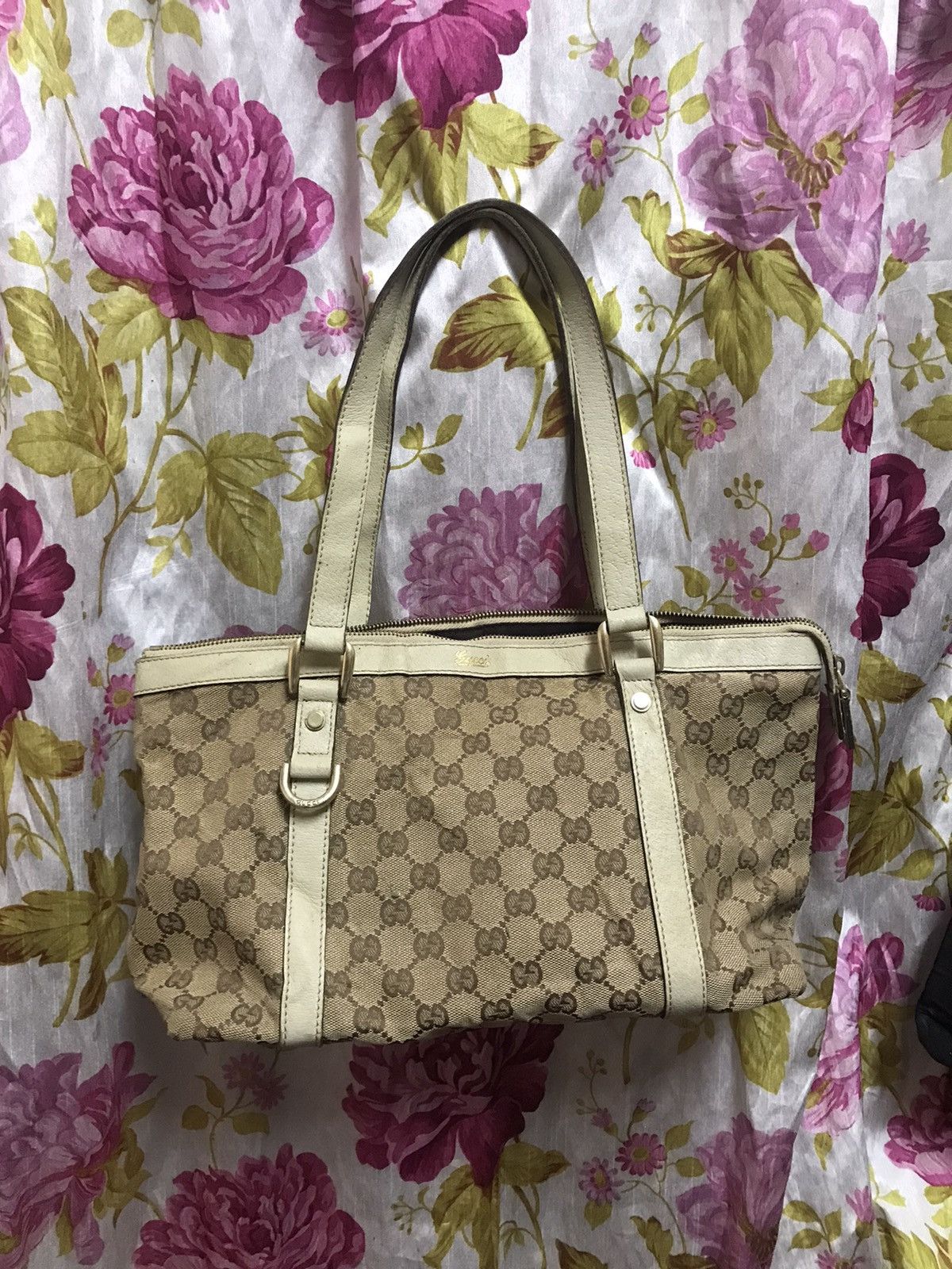 Gucci Authentic GG Gucci Size ONE SIZE - 1 Thumbnail