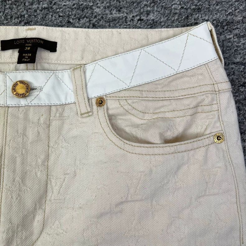 Louis Vuitton Louis Vuitton Beige dark embossed jeans 2502-Nextarrow Size 37" - 4 Thumbnail