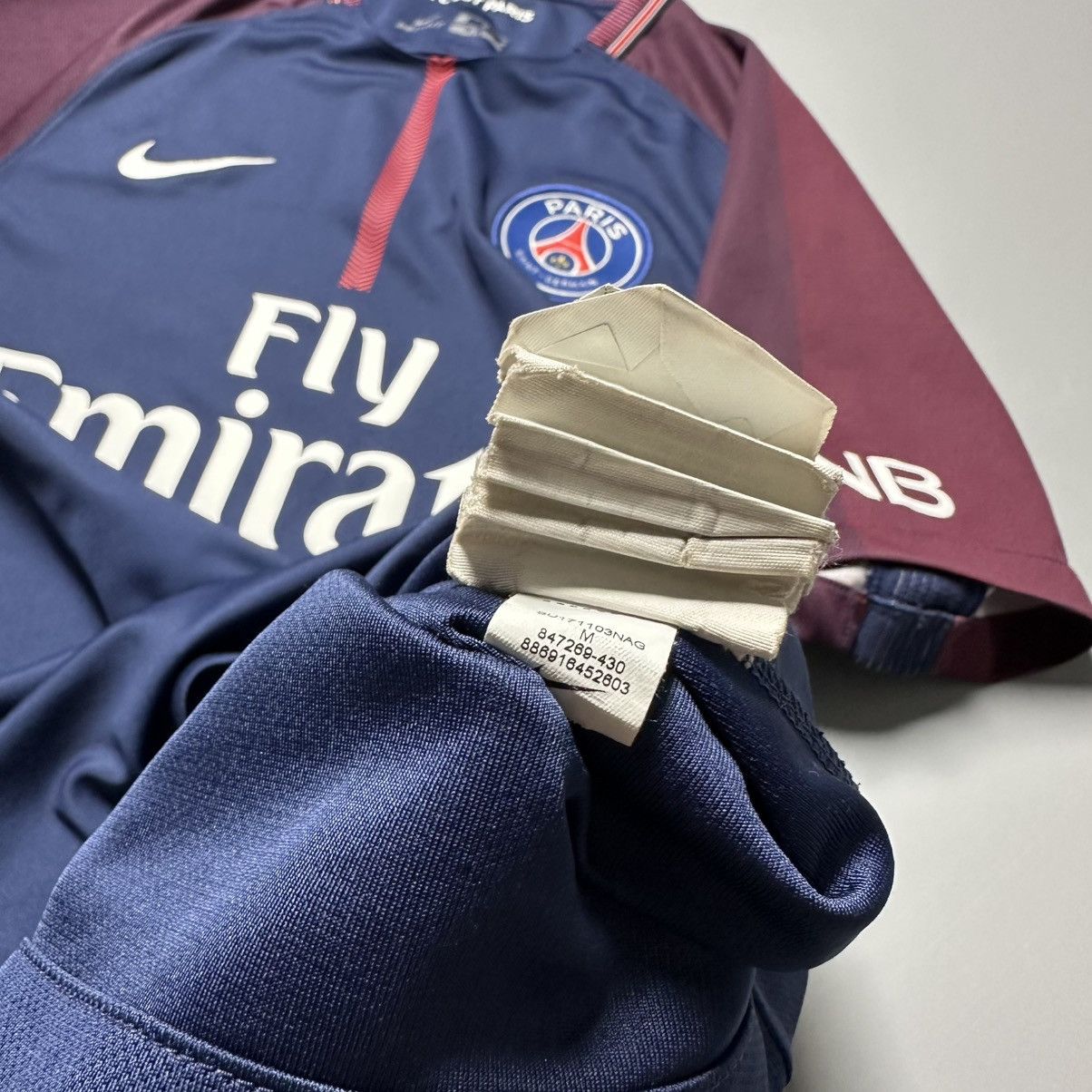 Nike PSG NIKE 2017/2018 FOOTBALL SOCCER HOME JERSEY #10 NEYMAR Size US M / EU 48-50 / 2 - 10 Thumbnail