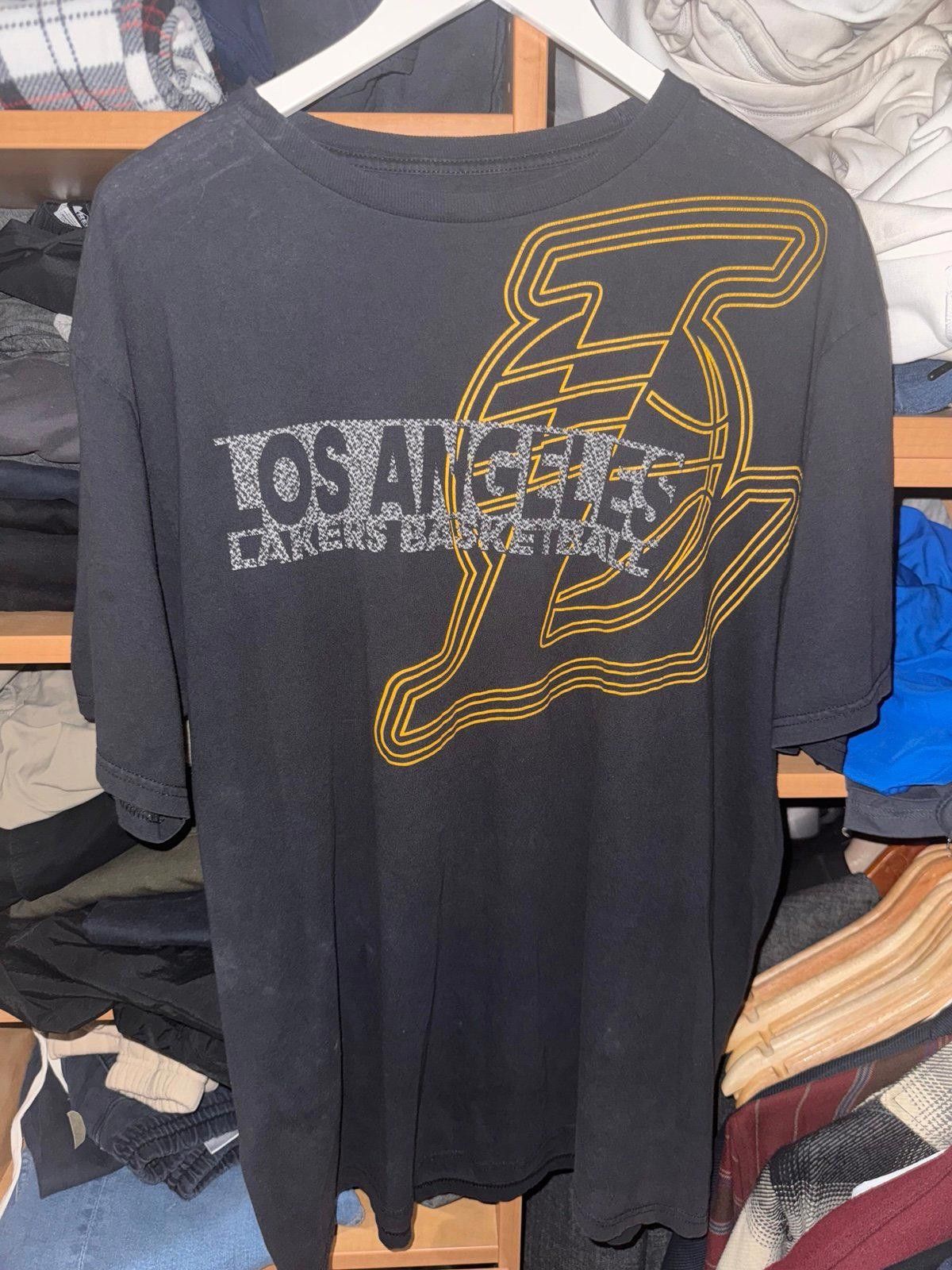 Adidas Vintage Early 2000’s Adidas x NBA LA Lakers Tee Rare Sz XL Size US XL / EU 56 / 4 - 3 Thumbnail