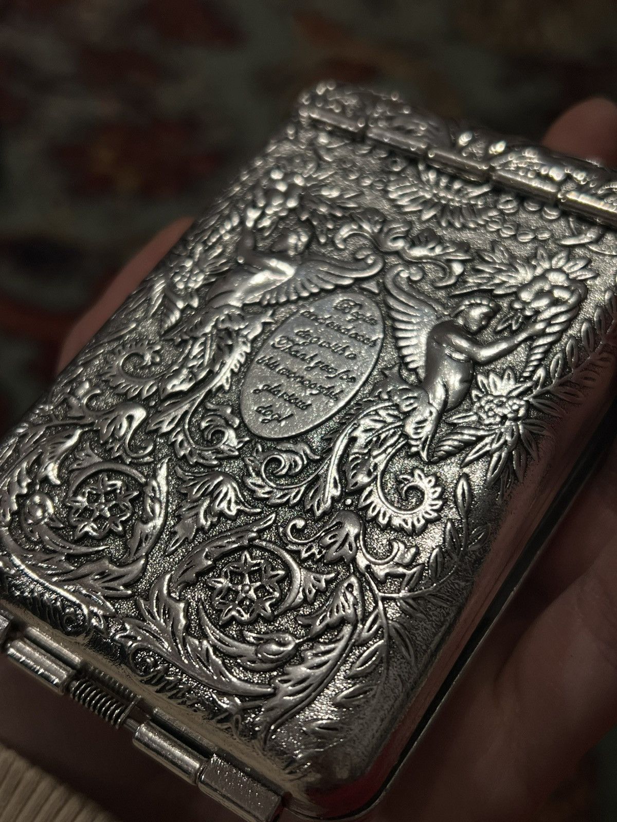 Vintage Vintage embossed cigarette case angel floral renaissance Size ONE SIZE - 14 Thumbnail