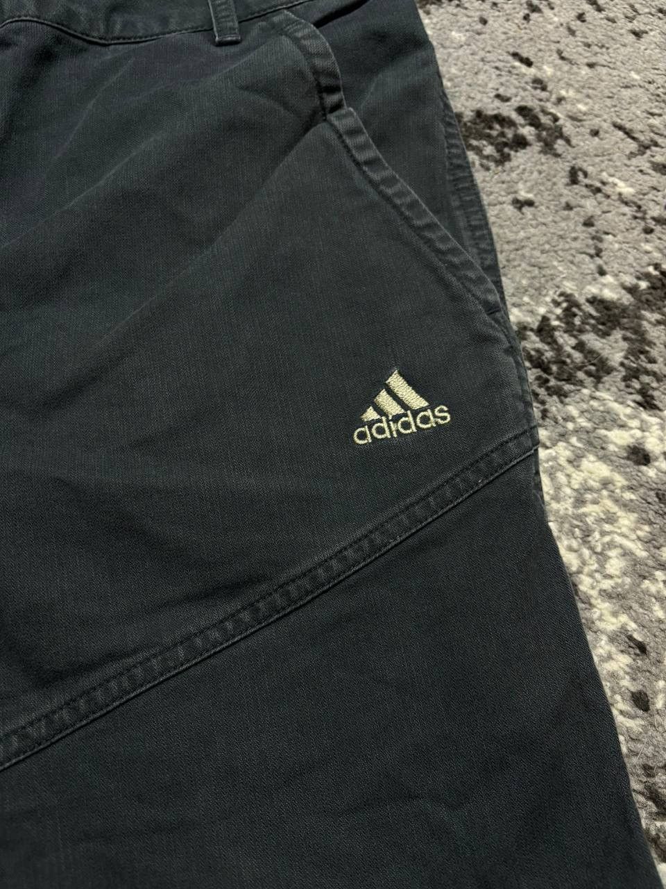 Adidas × Vintage Vintage Y2K Adidas Cargo Embroidered Logo Shorts Size US 30 / EU 46 - 3 Thumbnail