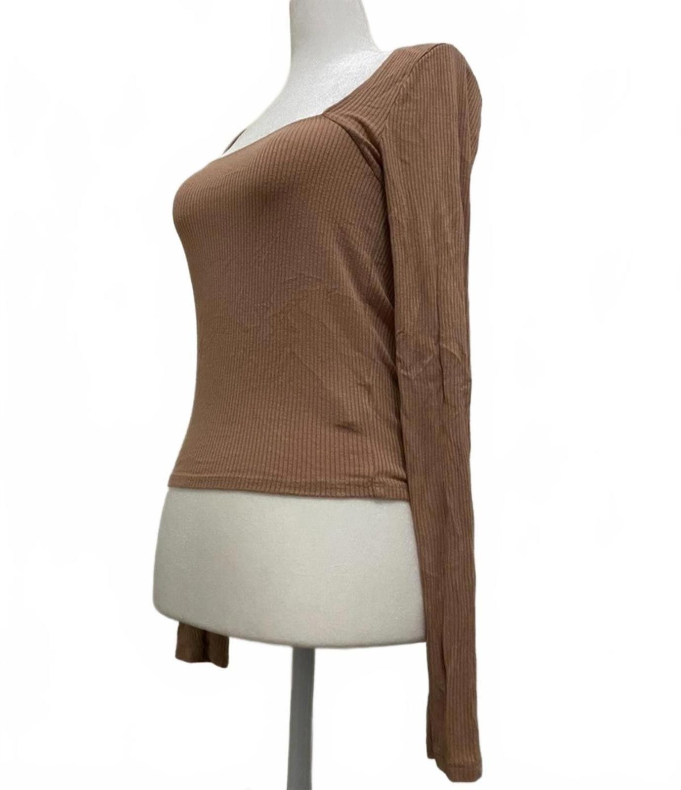 Forever 21 FOREVER 21 Layering Long Sleeve in Beige (MEDIUM) Size M / US 6-8 / IT 42-44 - 3 Thumbnail