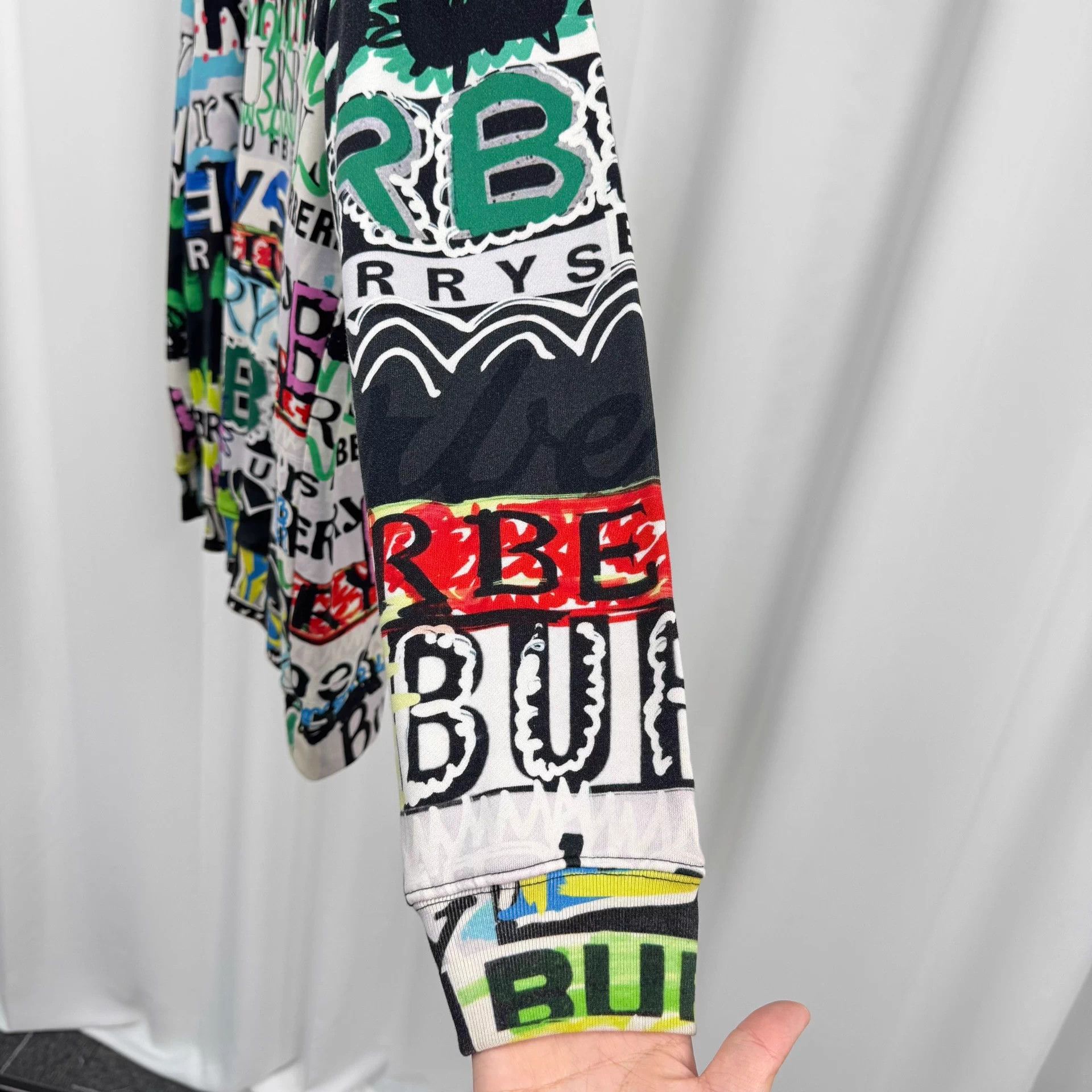Burberry Burberry Graffiti Print Logo Hoodies L 98 New Size US L / EU 52-54 / 3 - 4 Thumbnail
