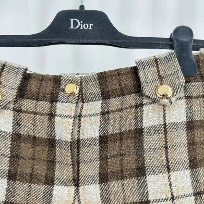 Miu Miu Miu Miu Summer Khaki Checkered Cotton Shorts . Size 23" - 3 Thumbnail