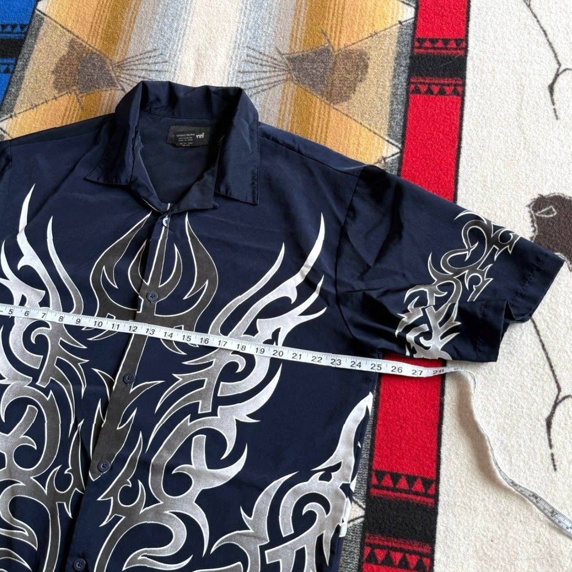 Vintage VINTAGE No Boundaries Tribal Shirt Mens L Navy Button Up Y2K 90s VTG Size US L / EU 52-54 / 3 - 4 Thumbnail