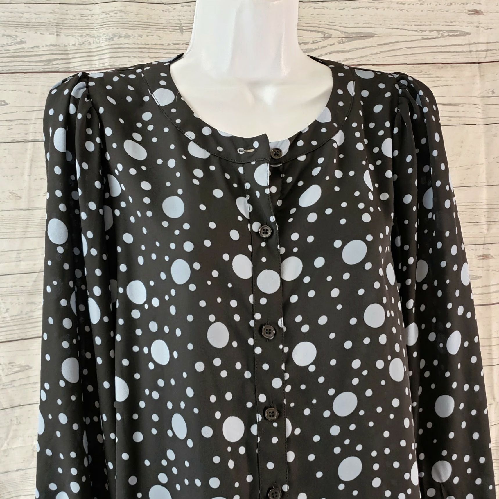 Vintage Who What Wear Womens Button Front Top M Black/Blue Polka Dots Shirt Womens M Black Polka Dot Button-Up Top Size M / US 6-8 / IT 42-44 - 2 Thumbnail