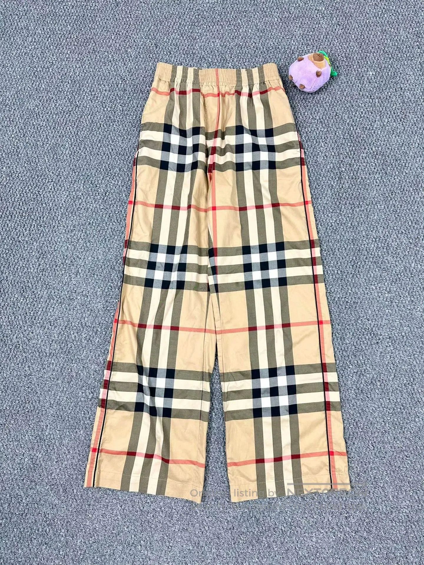 Burberry Burberry Khaki Classic Check Wide. Size 28" / US 6 / IT 42 - 1 Thumbnail