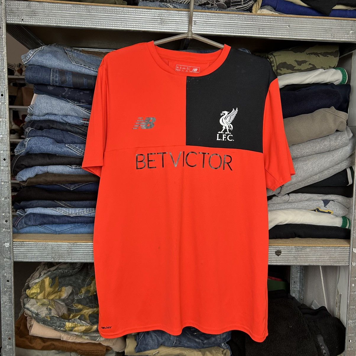 New Balance Mens New Balance Liverpool training soccer jersey Size US L / EU 52-54 / 3 - 1 Thumbnail