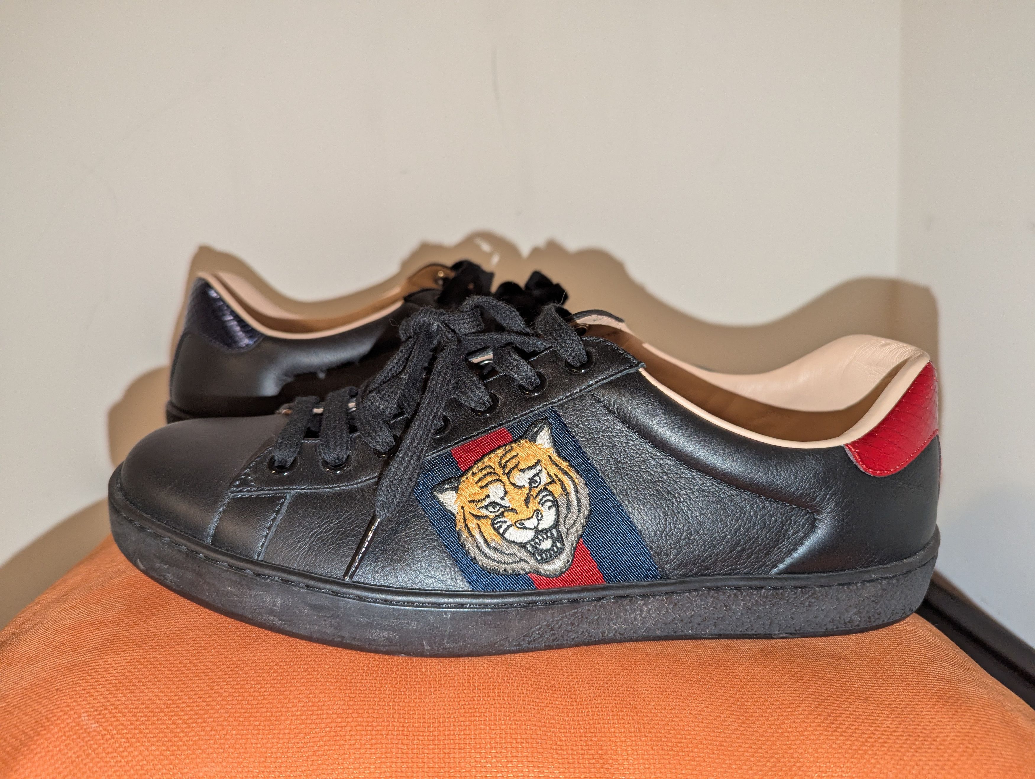 Gucci GUCCI ACE EMBROIDERED TIGER LOW TOP SNEAKER- NEW Size US 7.5 / EU 40-41 - 1 Thumbnail