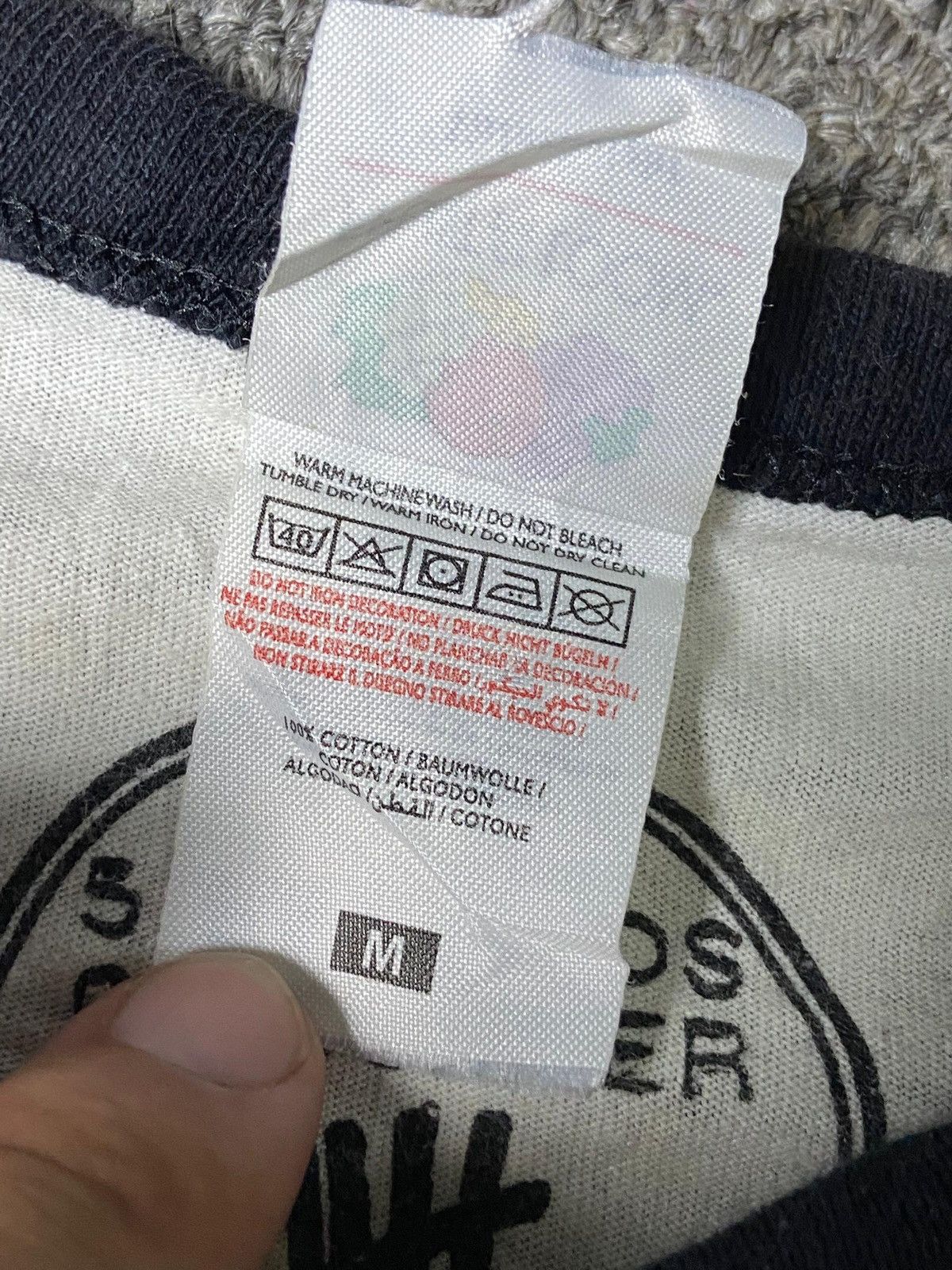 Fruit Of The Loom Fruit Of The Loom x 5 Seconds of Summer Tshirt (142) Size US M / EU 48-50 / 2 - 9 Thumbnail