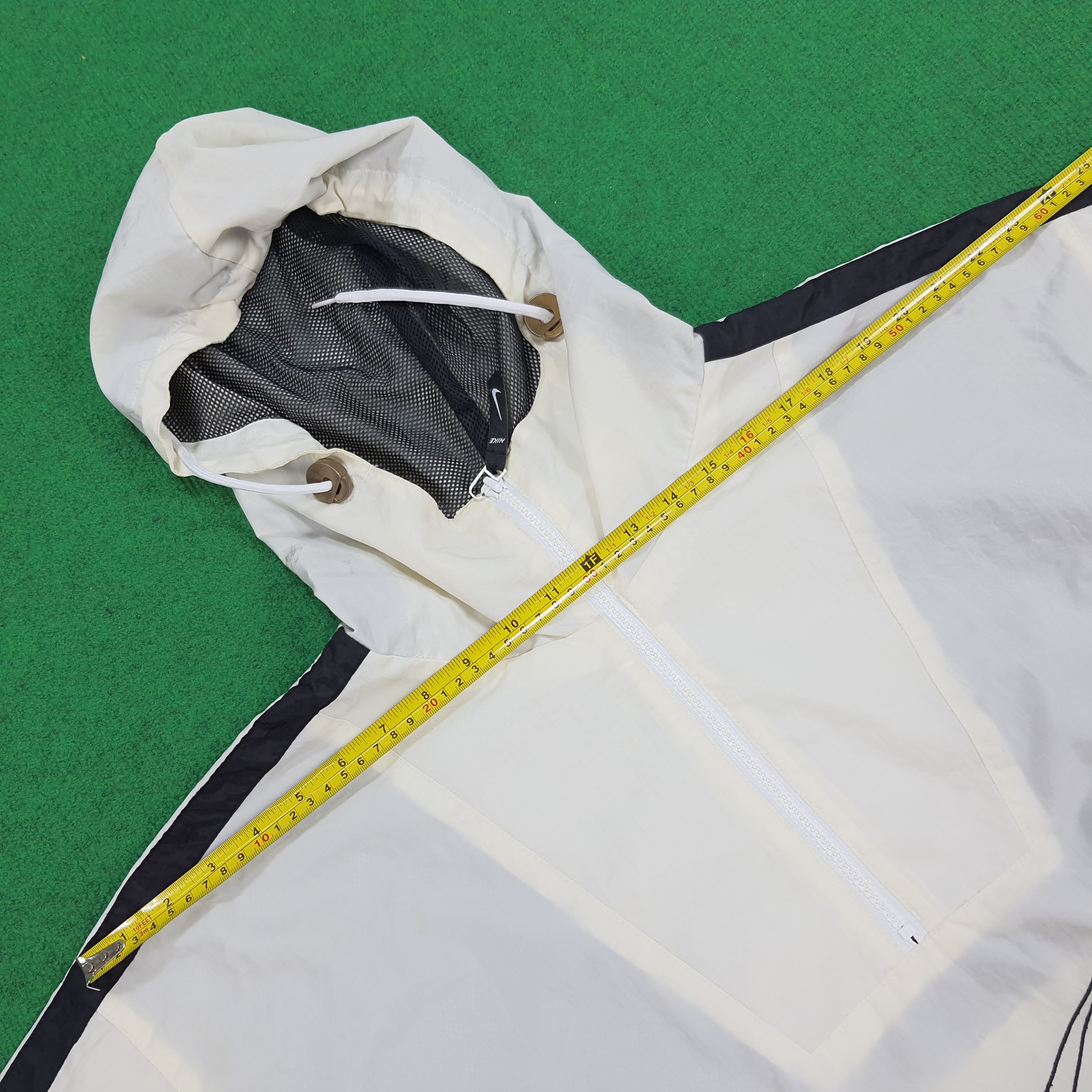 Japanese Brand × Nike × Vintage Vintage Nike Center Windbreaker Hoodie Jacket Size US XL / EU 56 / 4 - 8 Thumbnail