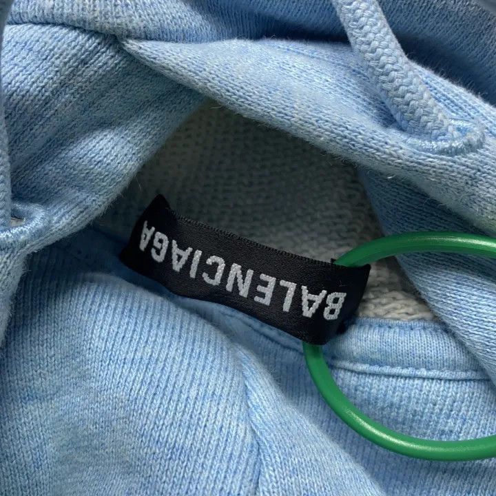Balenciaga Balenciaga AW19 Printed Hoodie in Light Blue 0079-2507 Size US S / EU 44-46 / 1 - 4 Thumbnail