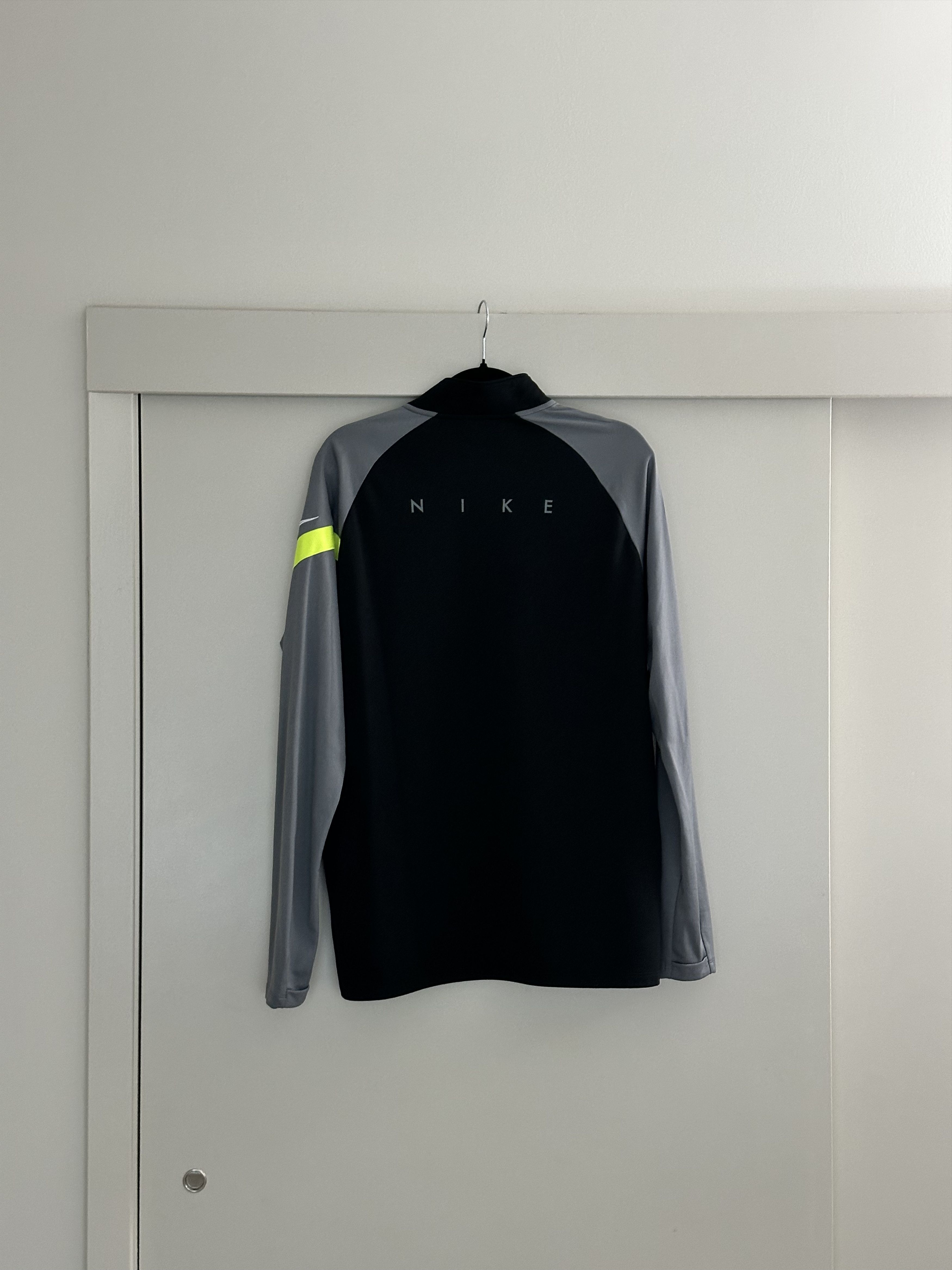 Nike Nike Dri-FIT Academy Pro Soccer Drill Top [L] Size US L / EU 52-54 / 3 - 2 Thumbnail