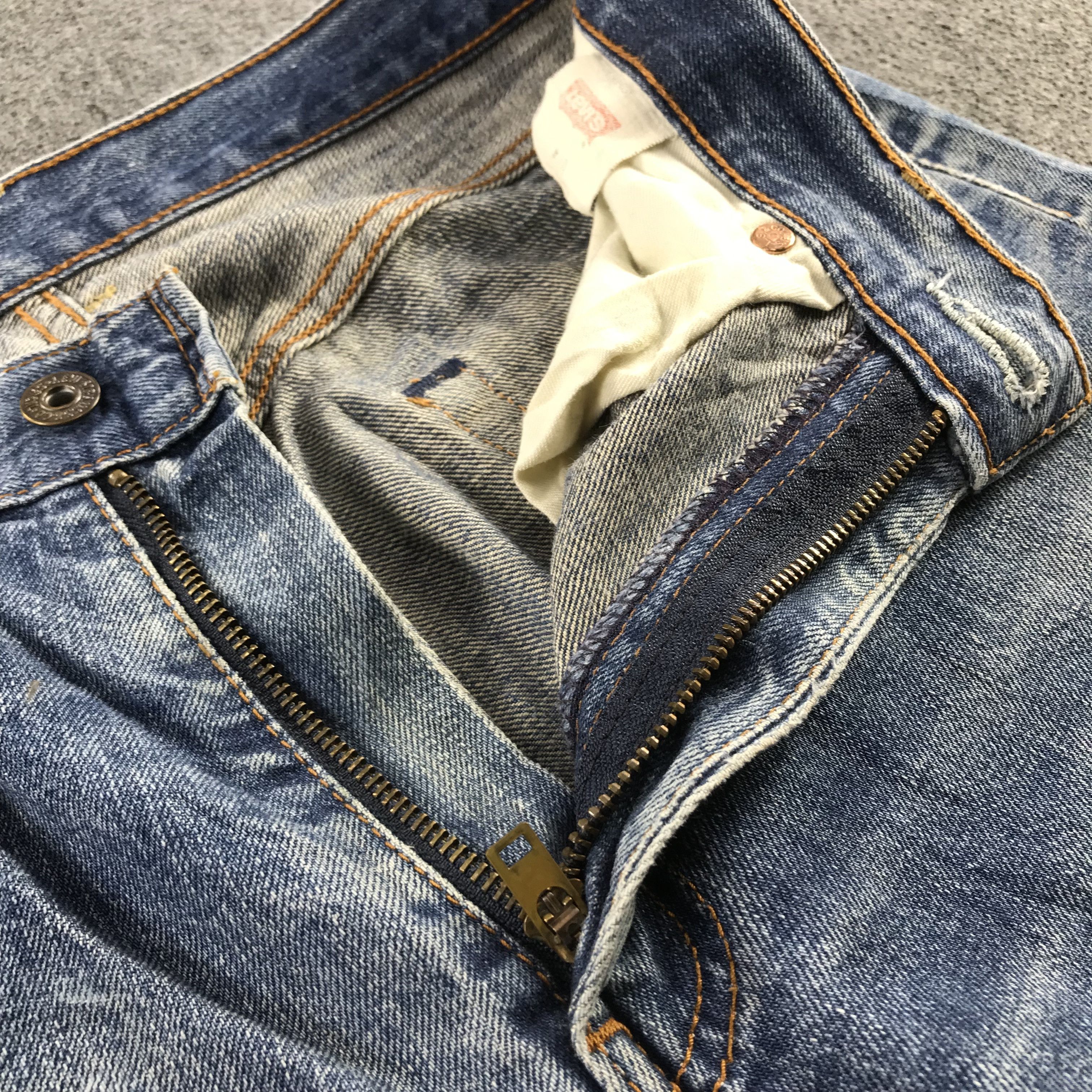 Levi's Vintage Levis 503 Jeans Faded Blue Ripped Denim KJ3405 Size US 30 / EU 46 - 8 Thumbnail