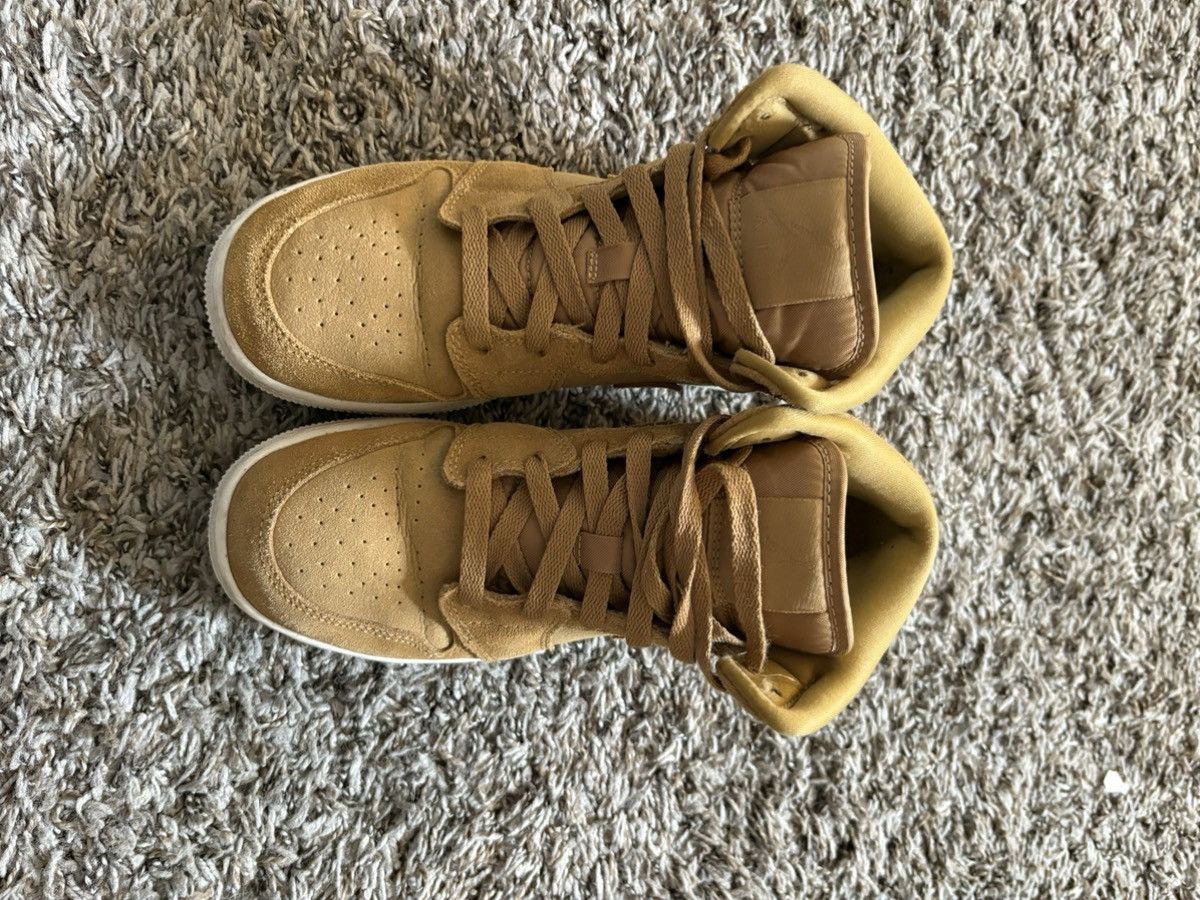 Nike Jordan 1 mid golden harvest sail Size US 5.5 / EU 38 - 3 Thumbnail