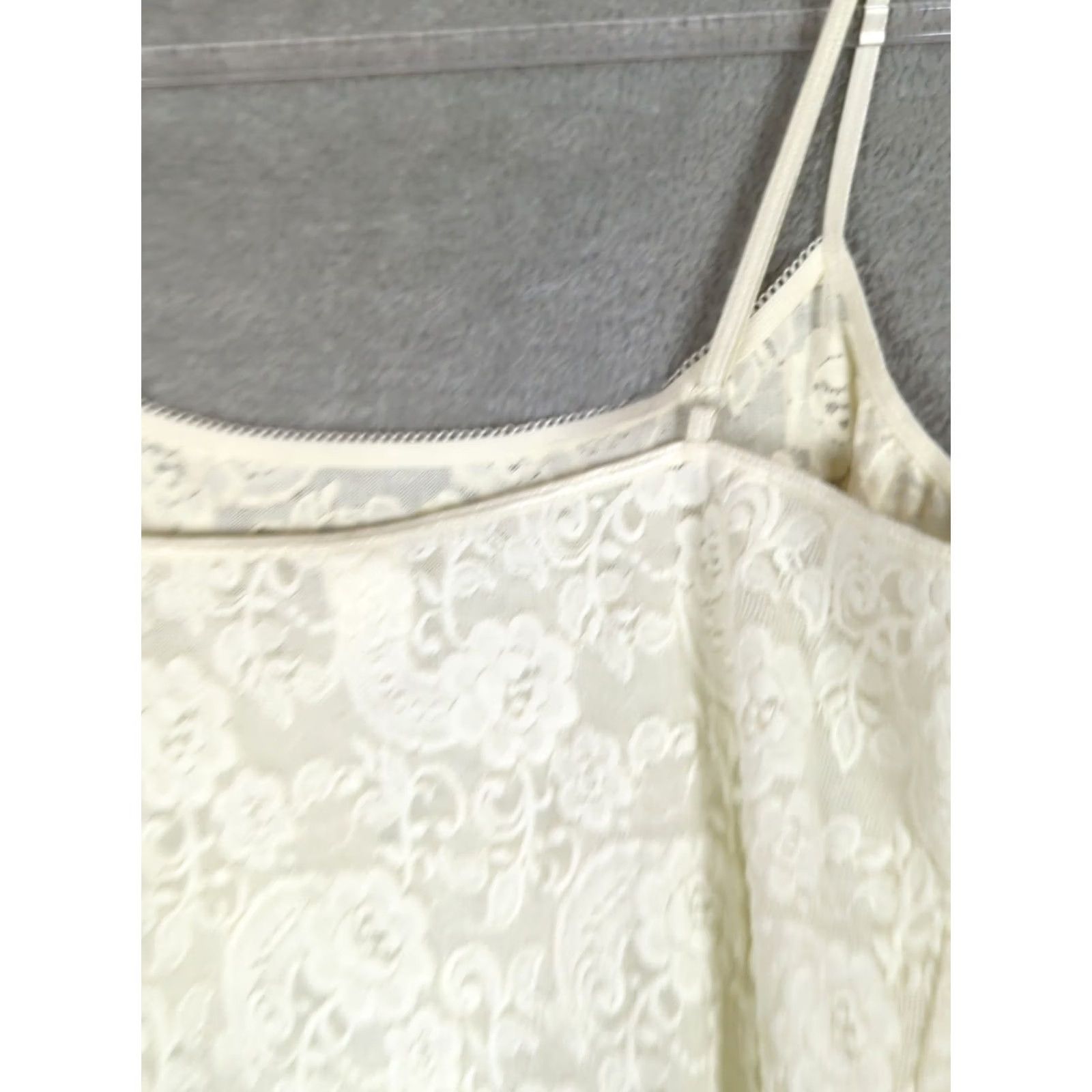 Vintage VINTAGE Morgan Taylor Lace Camisole Tank Top Womens L Ivory 90s Coquette Feminine Sleeveless Spaghetti Strap Nylon Spandex Round Neck Tank Top Size L / US 10 / IT 46 - 5 Thumbnail