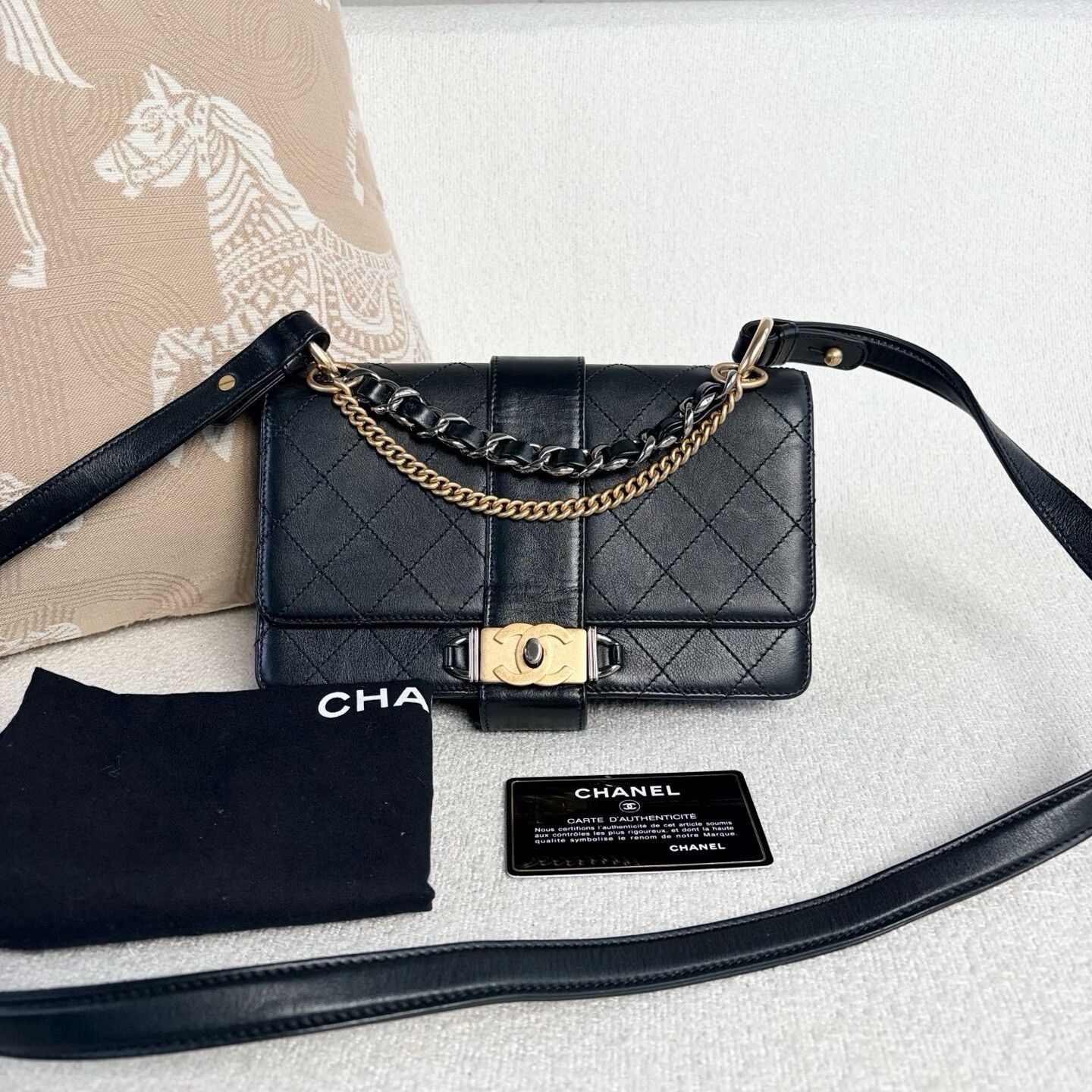Chanel Pre-loved Bag Very good condition Size ONE SIZE - 1 Thumbnail
