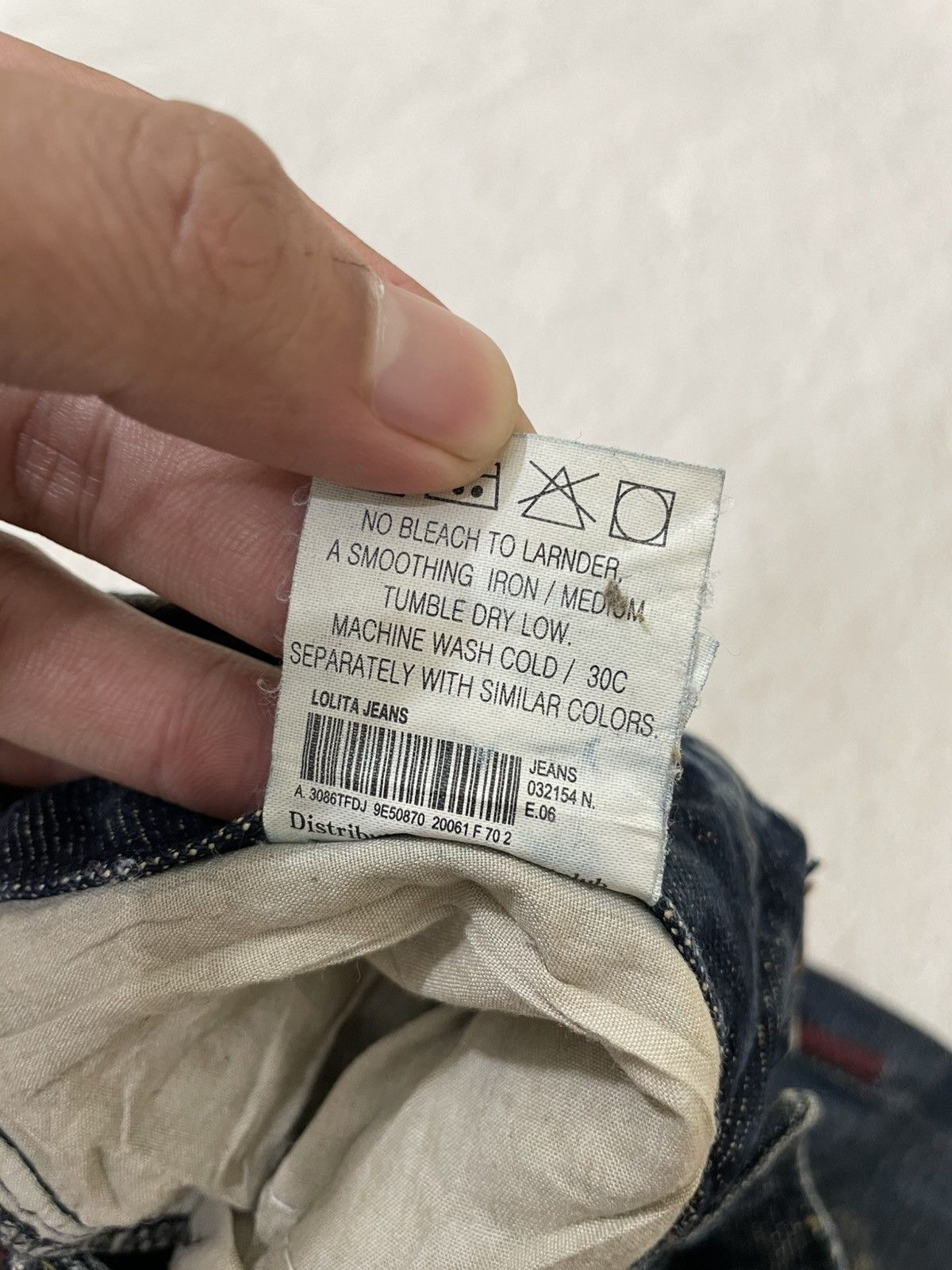 Japanese Brand 2000s Armani Mudwash Jeans Slim Fit Y2K Size US 30 / EU 46 - 10 Thumbnail