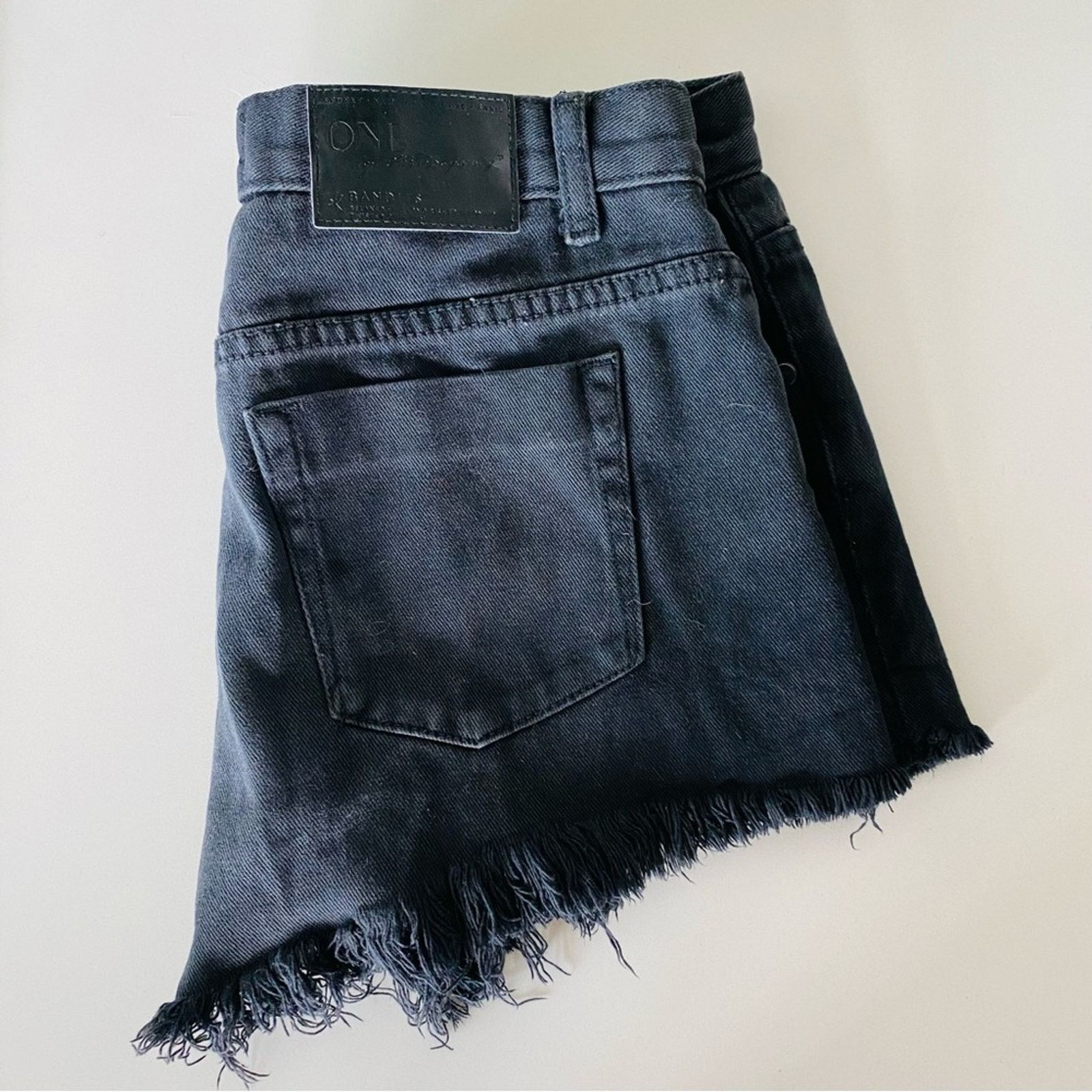 One Teaspoon ONE TEASPOON Mid Rise Bandits Black Wash Denim Cutoffs Short Size 27" / US 4 / IT 40 - 3 Thumbnail
