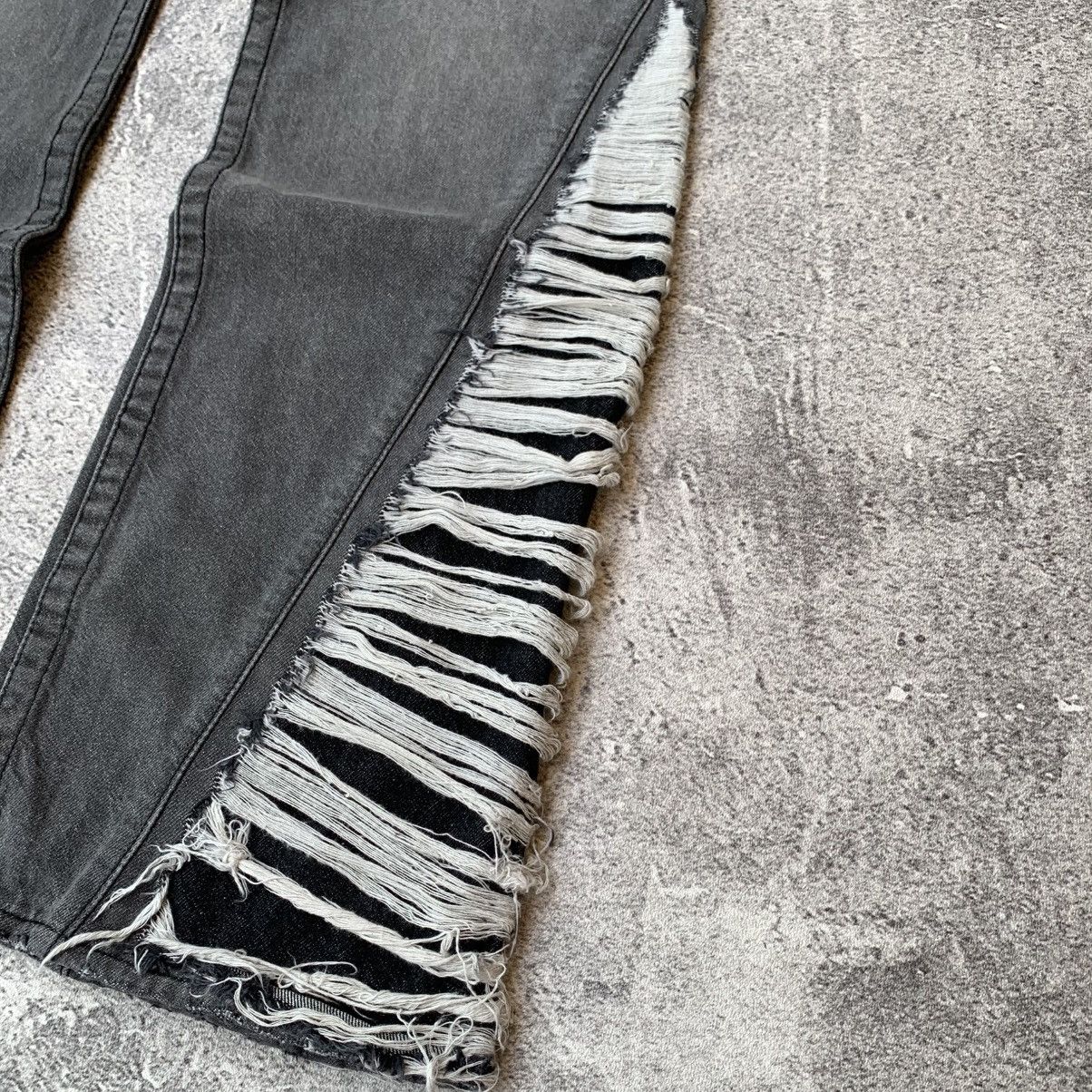 True Religion Billy Relaxed Bootcut Distressed jeans