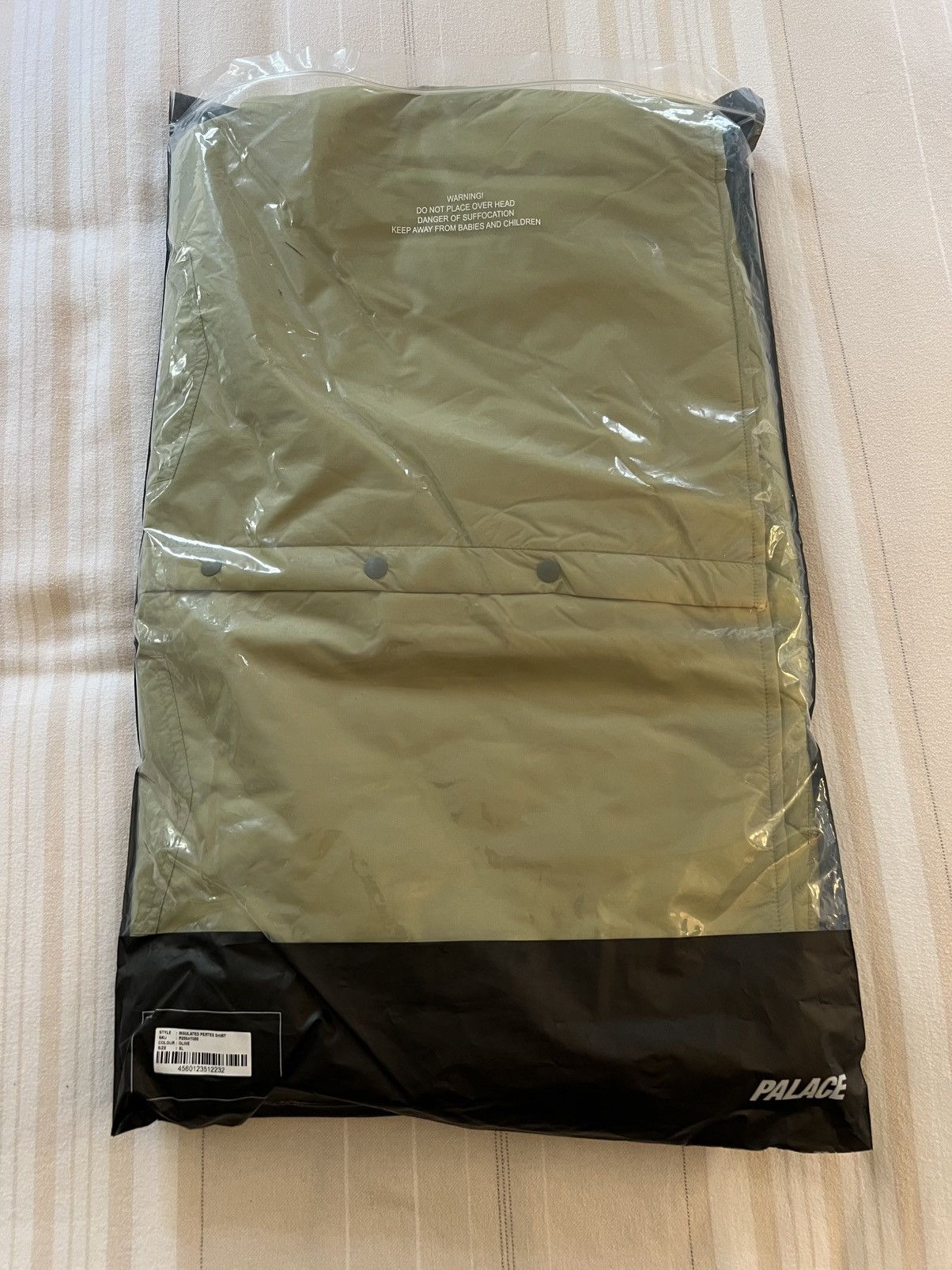 Palace PALACE INSULATED PERTEX OVERSHIRT OLIVE NYLON MEN’S SIZE XL Size US XL / EU 56 / 4 - 5 Thumbnail