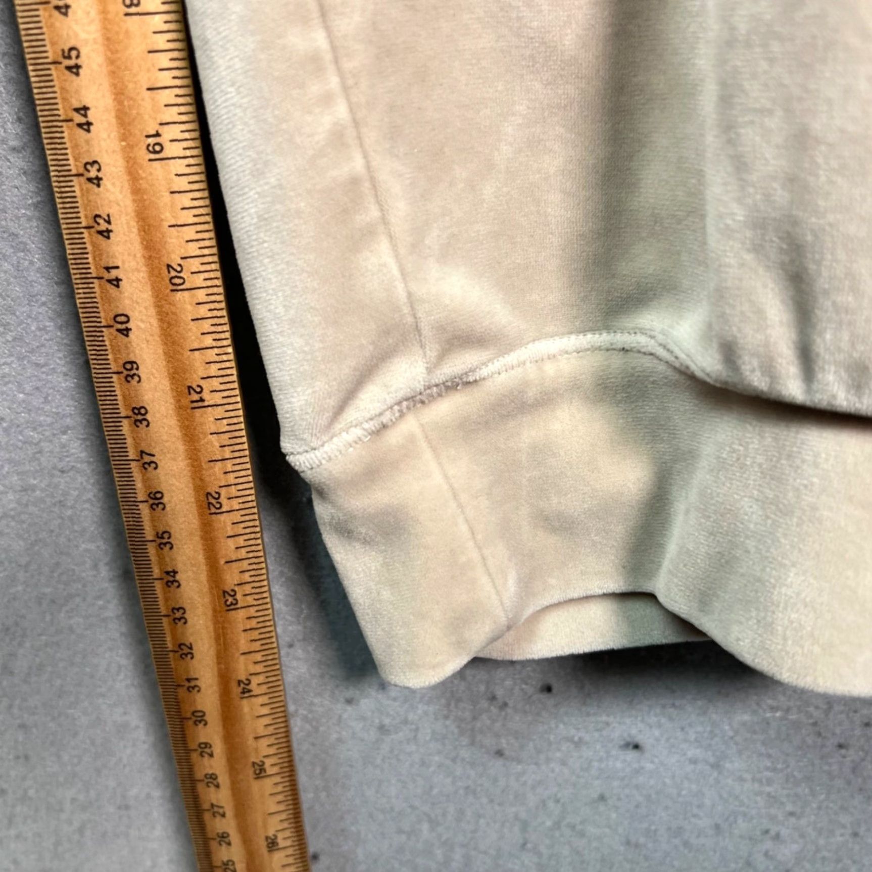 Anthropologie Anthropologie Womens Velour Jogger Pants Beige Cropped High Rise L Inseam 25 Tapered Front Flat Front Casual Lounge Wear Size 36" / US 14 / IT 50 - 6 Thumbnail