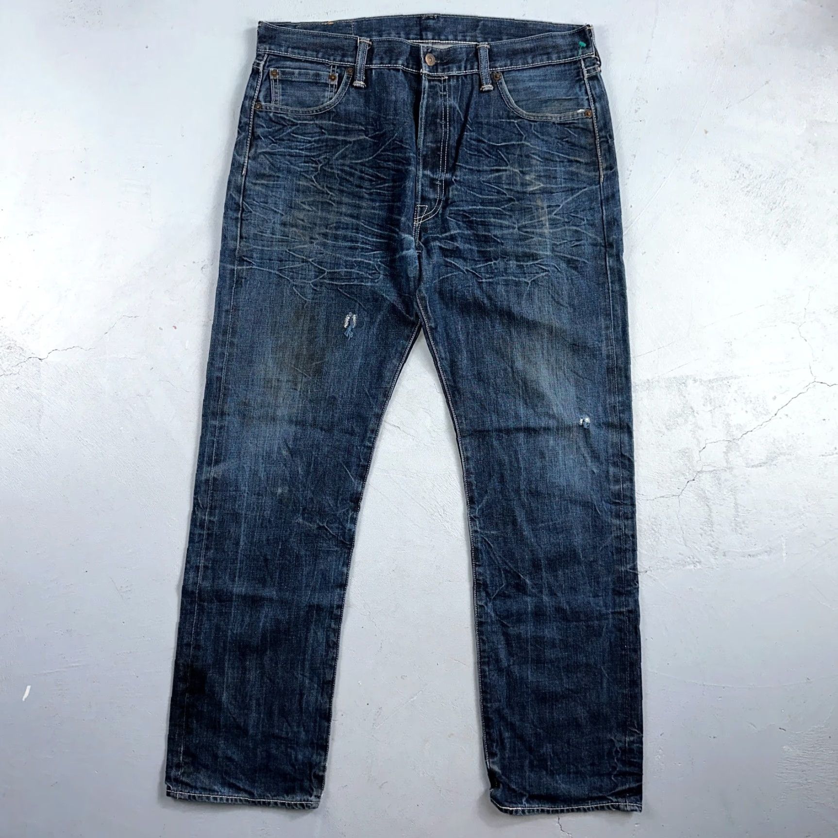 Levi's VINTAGE Levi's 501 Jeans Straight 90s Men 36x32 Blue Denim Cotton Button 32 Inseam VTG Wash Whiskers 501 Series Classic Mid Rise 36x32 Mens Size US 36 / EU 52 - 2 Thumbnail