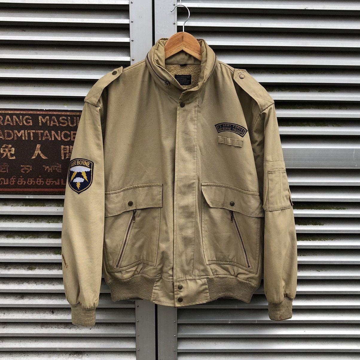 Vintage Vintage Cosmo Jeans Airbone Military Bomber Jacket Size US L / EU 52-54 / 3 - 5 Thumbnail