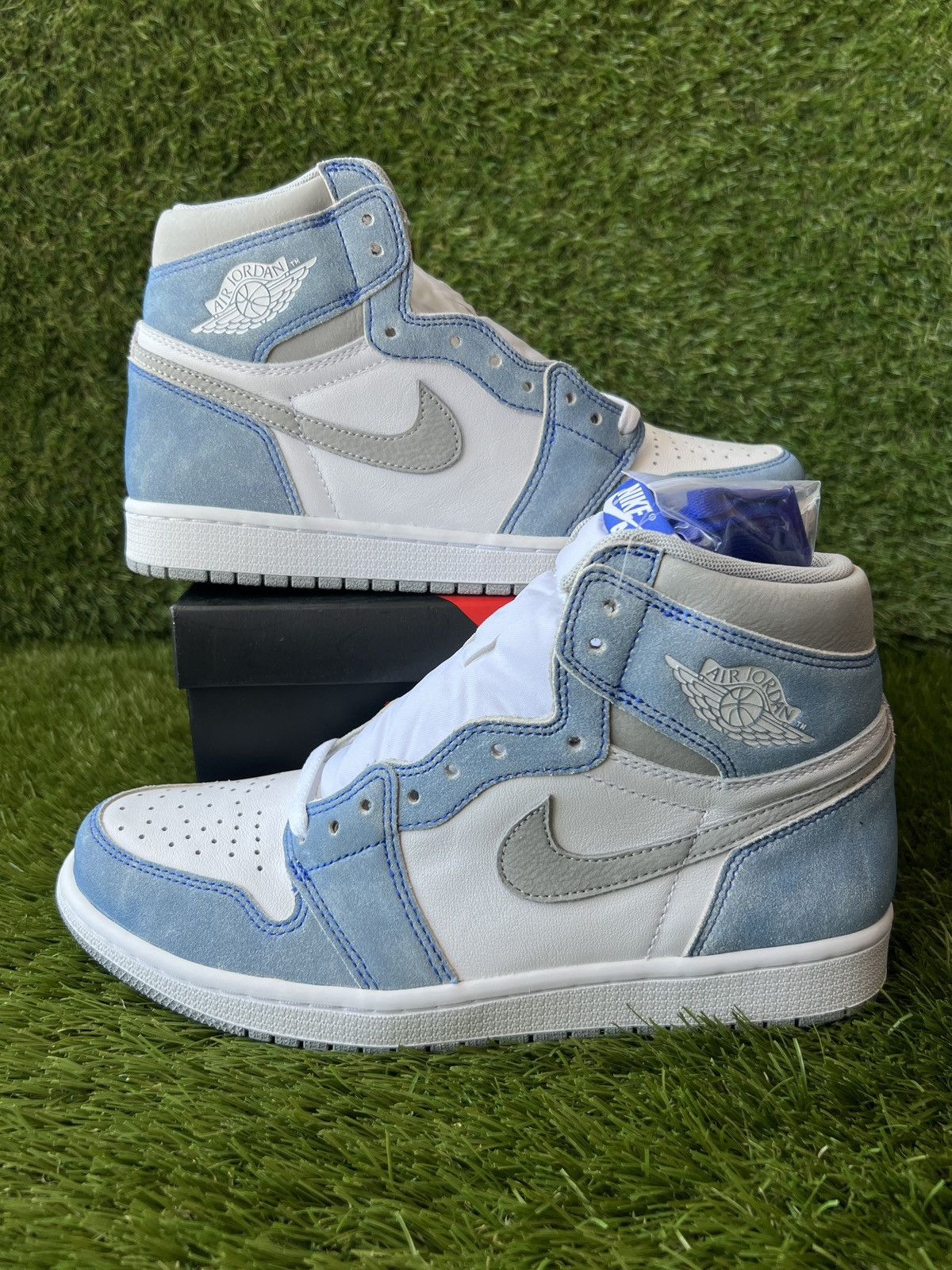 image of Jordan Nike Jordan 1 High Retro OG Hyper Royal Shoes in Blue, Men's (Size 9)