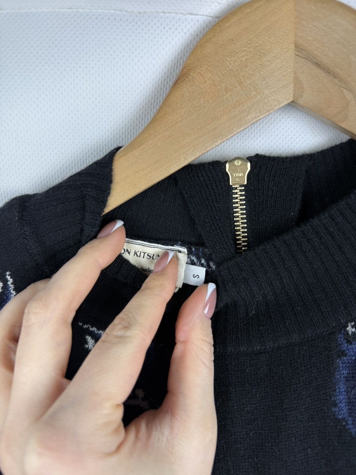 Maison Kitsune Maison Kitsune Multilogo Wool Silk Cashmere Back Zip Sweater Size S / US 4 / IT 40 - 10 Thumbnail