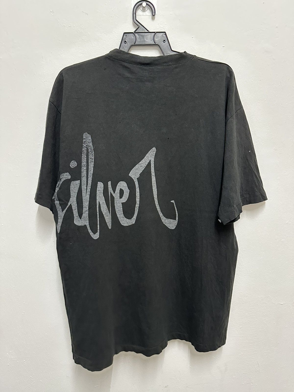 Quiksilver Vintage Quiksilver Thrashed Sunfaded Tshirt Size US L / EU 52-54 / 3 - 2 Thumbnail