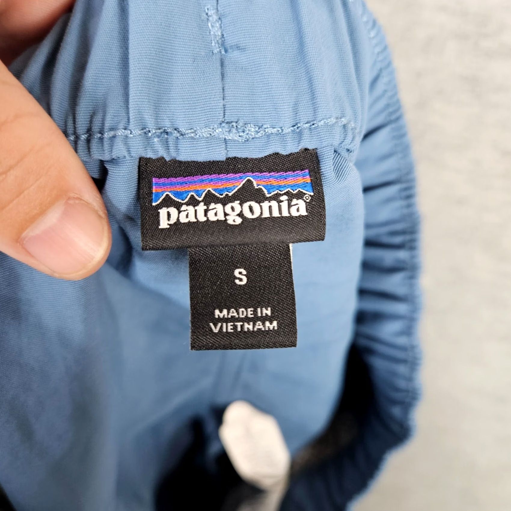 Patagonia Patagonia Women's Blue Shorts Pockets Size S Regular Mid Rise Logo Outdoor Casual Size 28" / US 6 / IT 42 - 5 Thumbnail