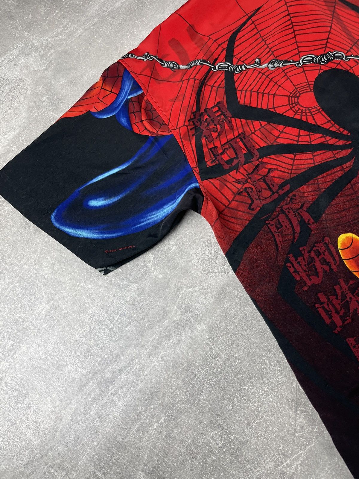 Marvel Comics × Vintage Vintage Spider Man Black Big Log Hawaiian Shirt Marvel 2001 Size US XL / EU 56 / 4 - 10 Thumbnail